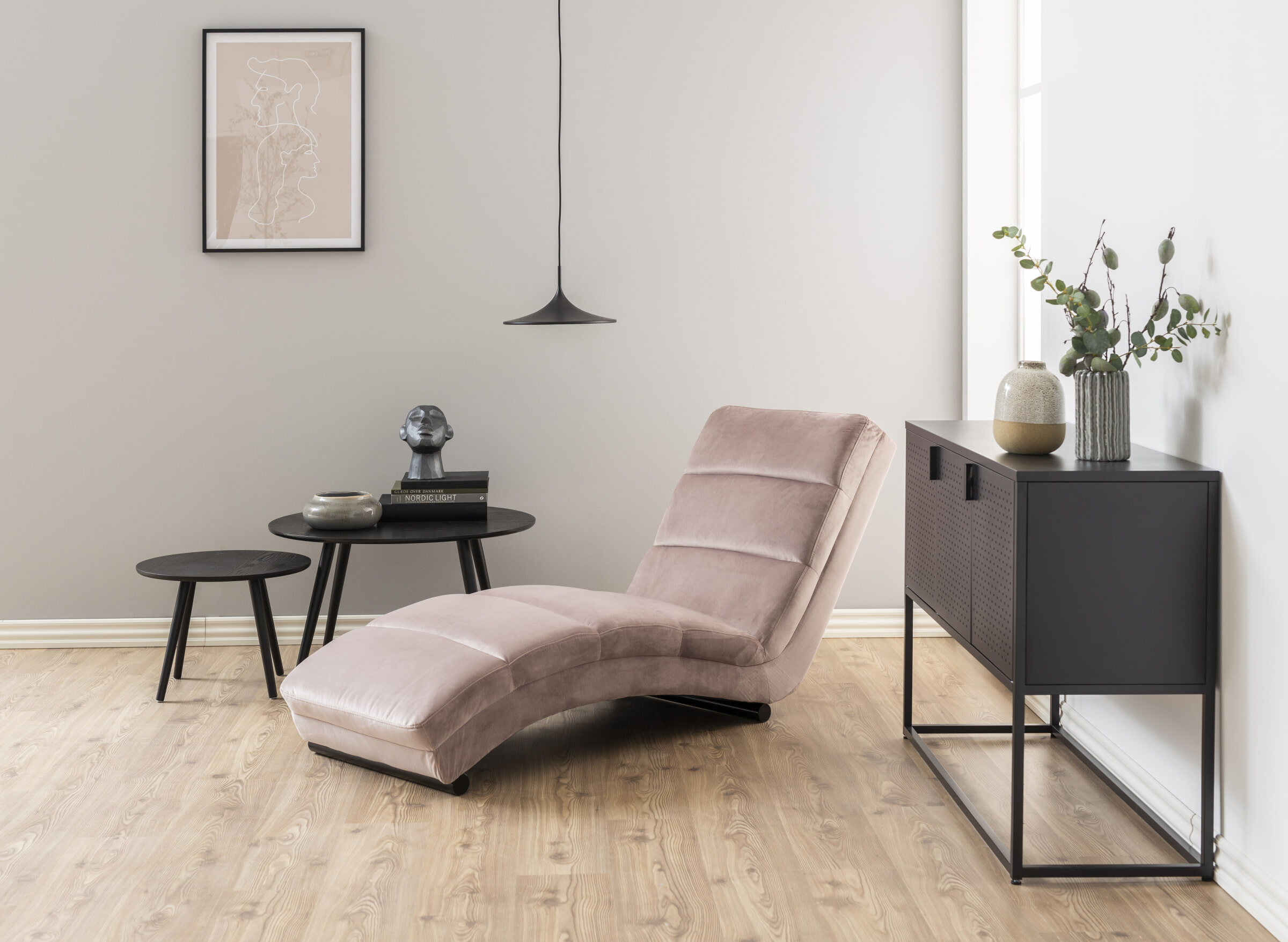 Bendt Relaxfauteuil 'Lauri' Velvet, kleur Dusty Rose
