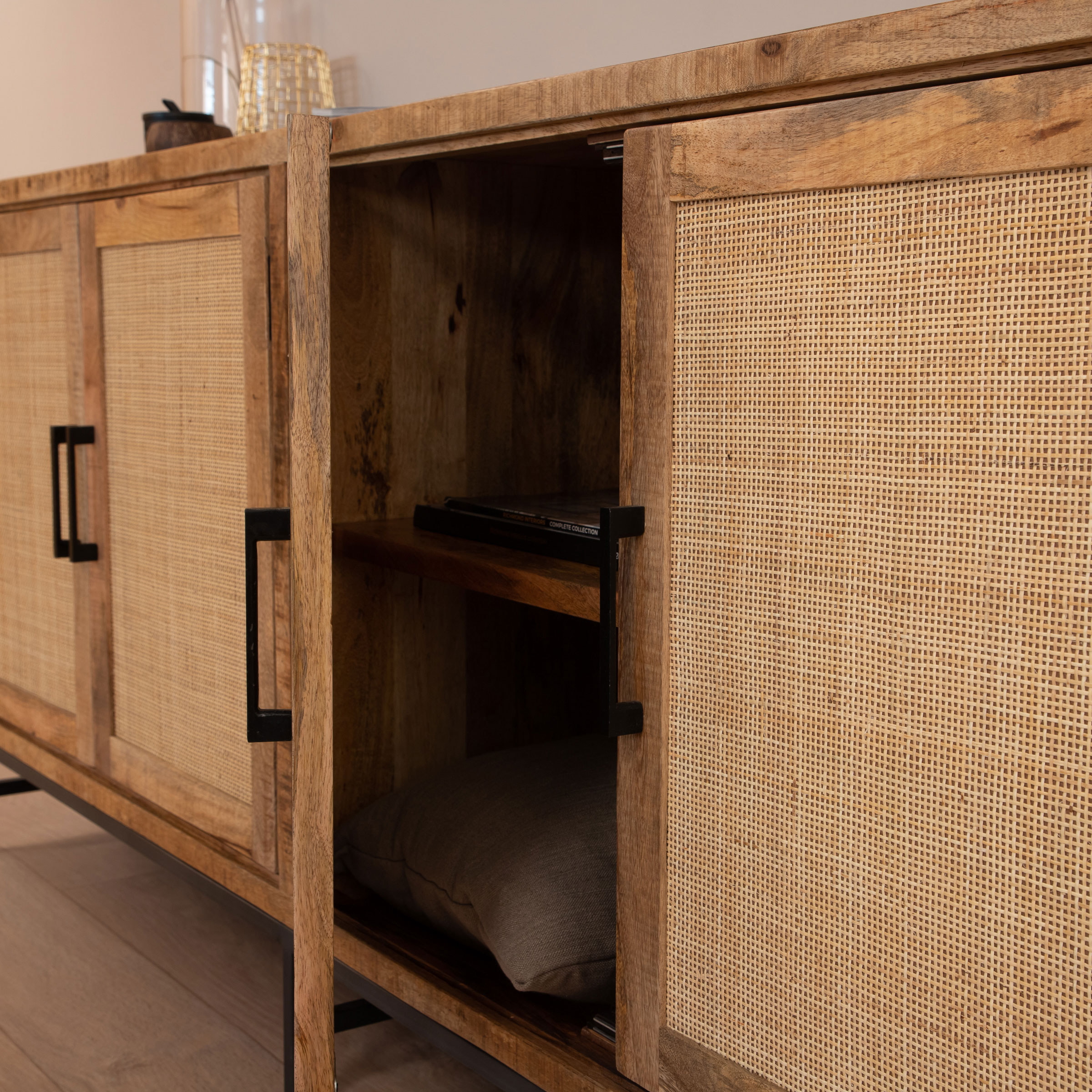 RENEW Dressoir 'Carini' Hout en Webbing, 200cm, kleur Naturel