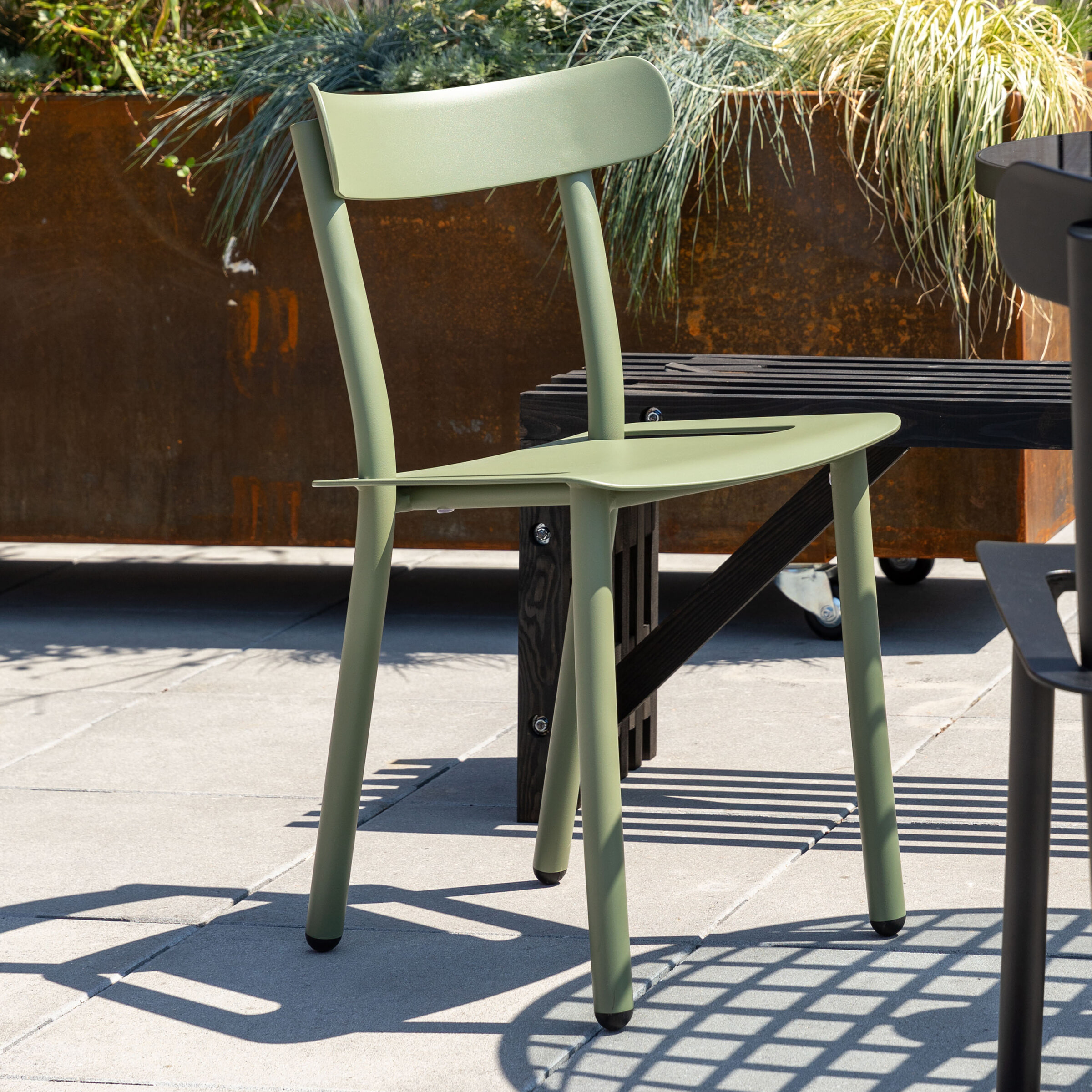 Zuiver Tuinstoel 'Friday' Aluminium