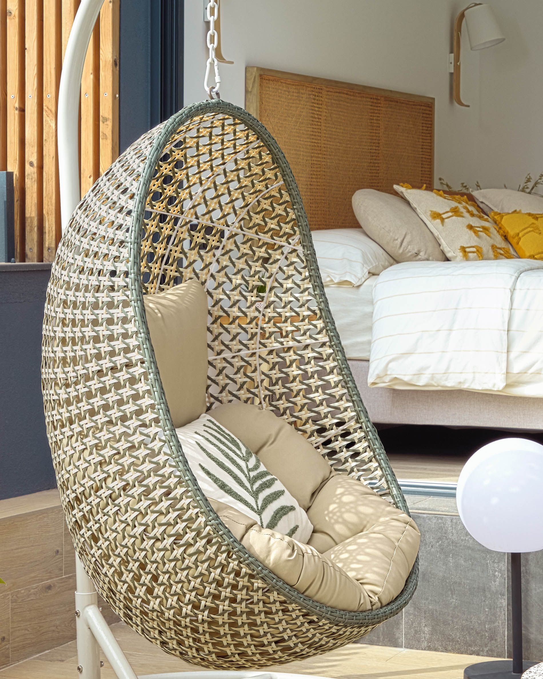 Kave Home Hangstoel 'Cira', kleur Groen