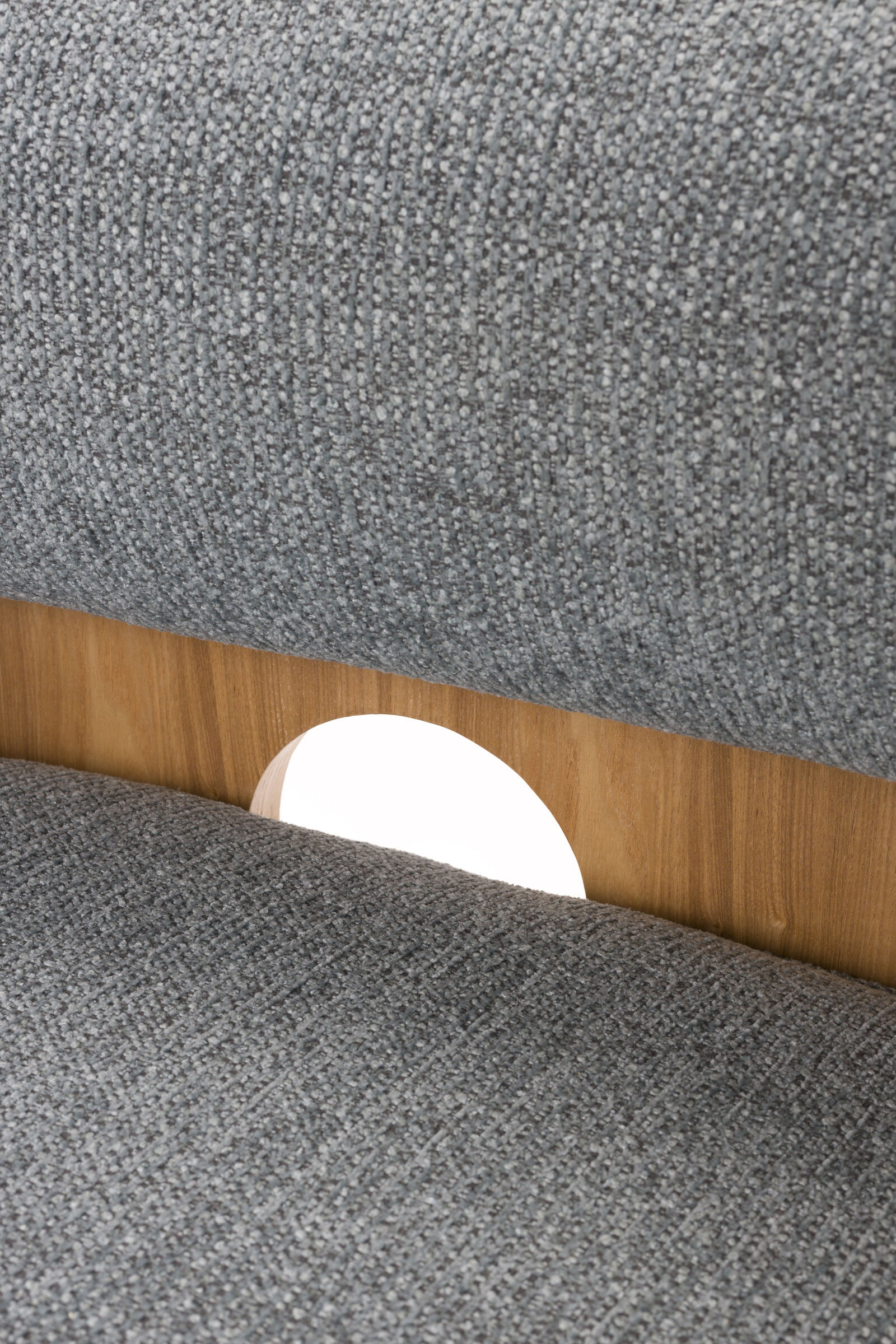 Zuiver Fauteuil 'Oolong' Bouclé en eikenhout, kleur Ocean Blue