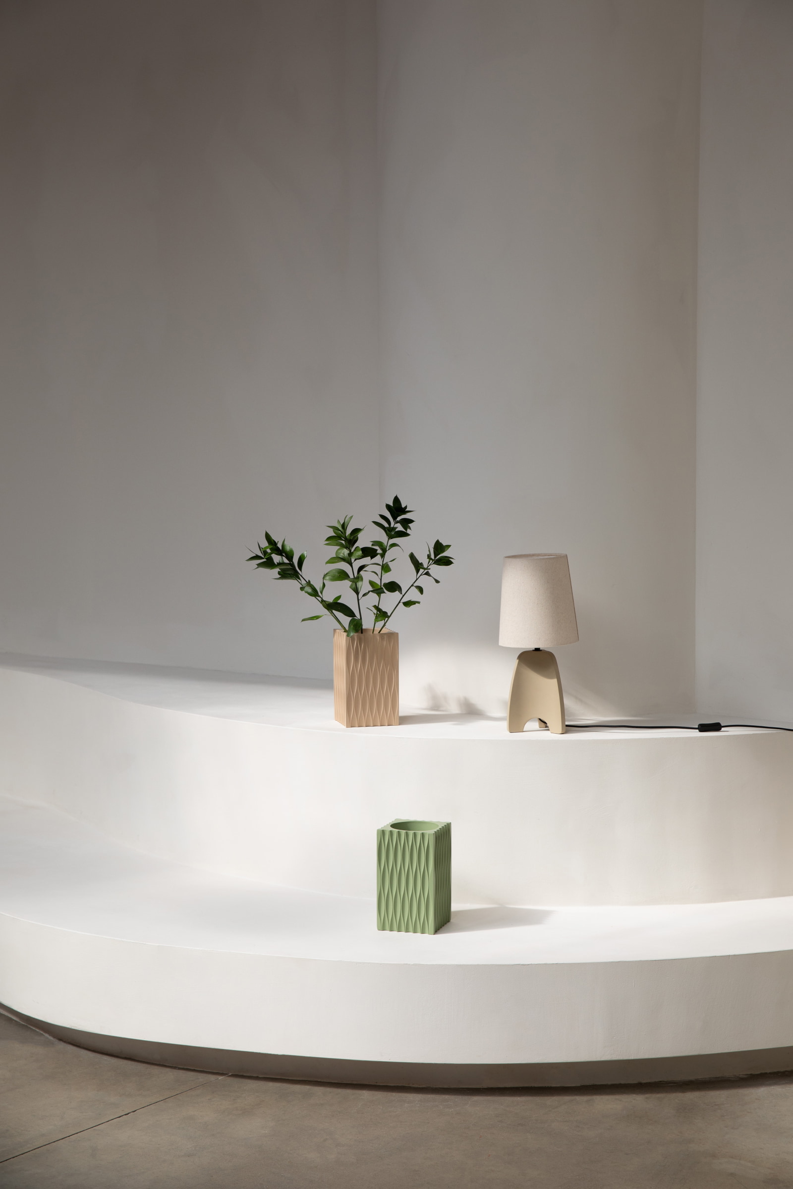 Zuiver Tafellamp 'Saba' Beton en linnen, kleur Beige