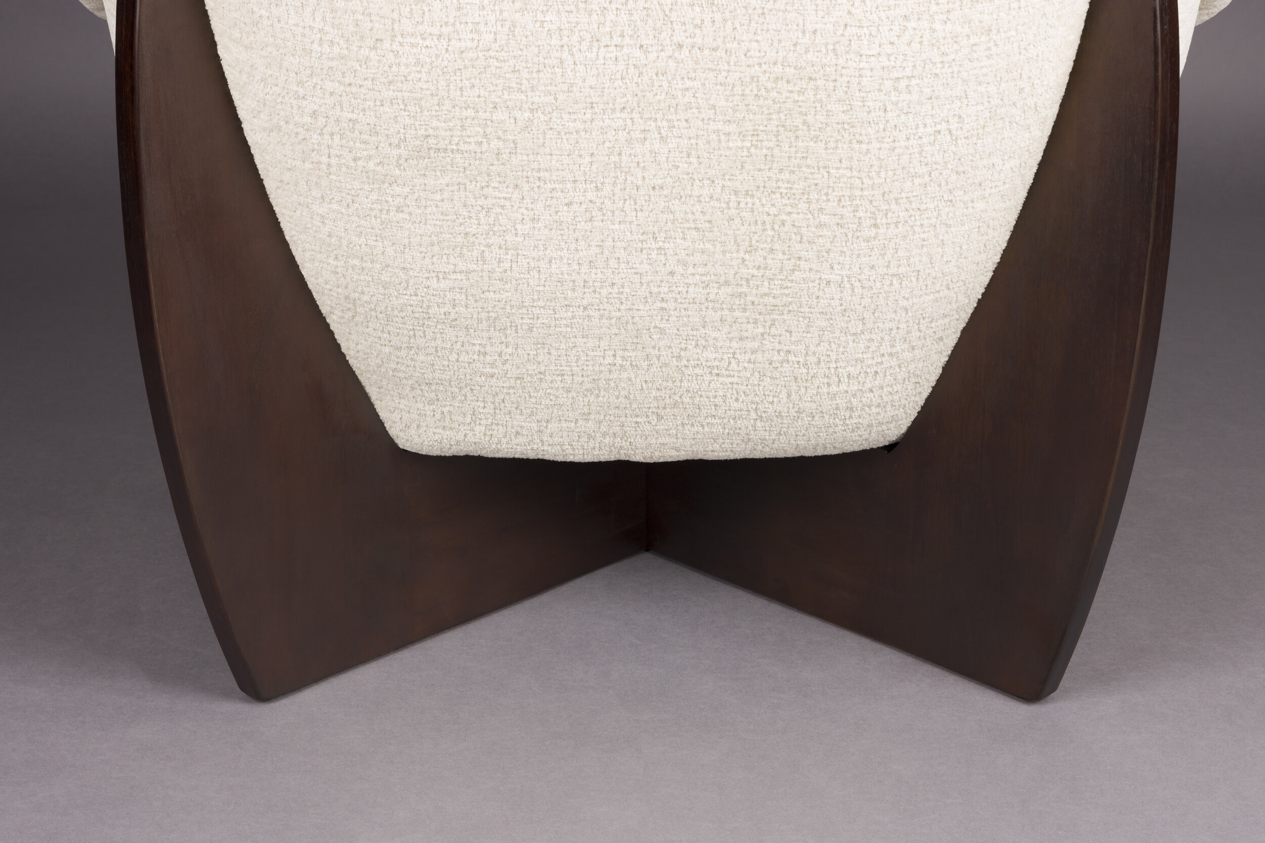 Dutchbone Fauteuil 'Emilius' Bouclé en rubberhout