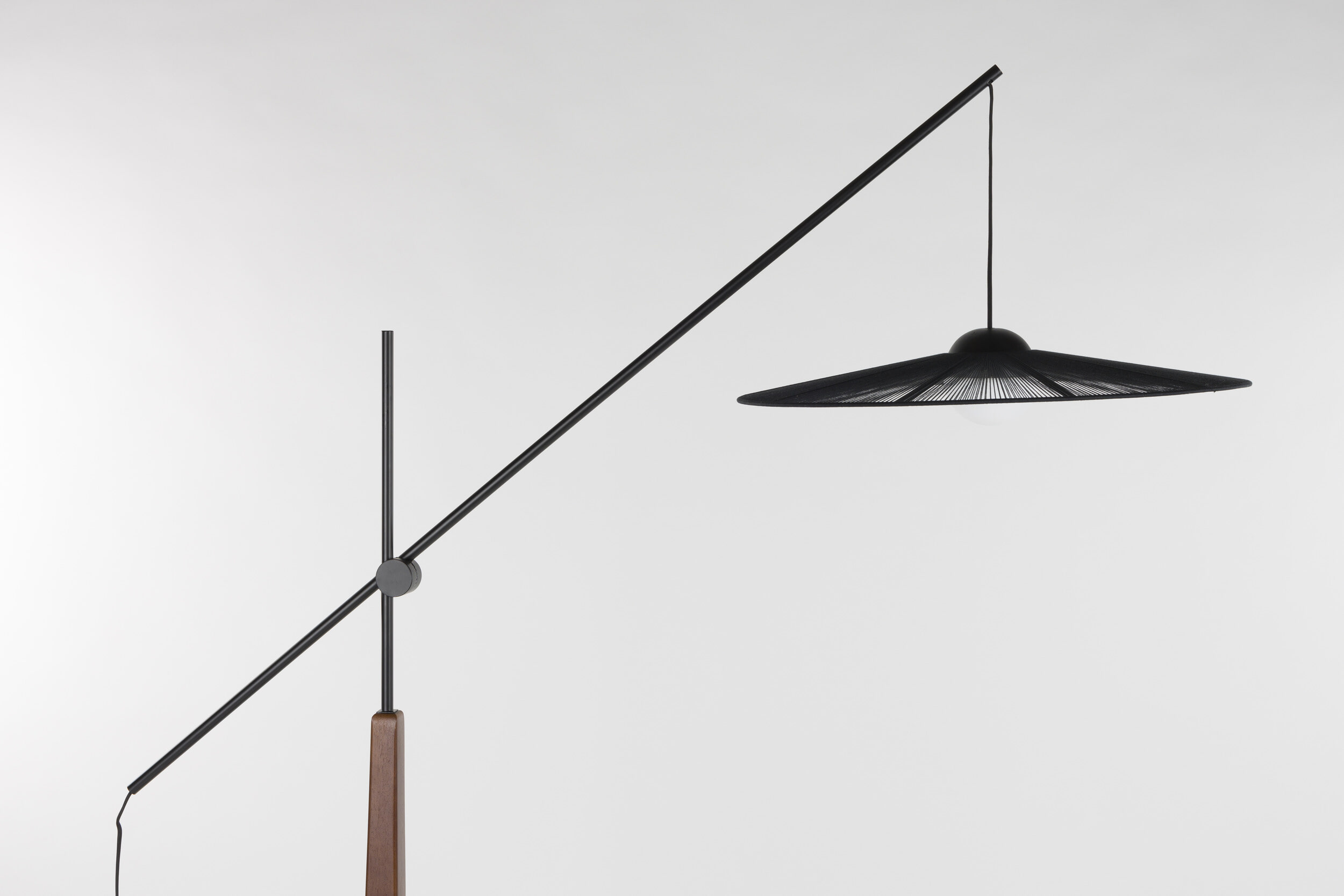 Zuiver Verstelbare Vloerlamp 'Belle' 200cm, kleur Zwart