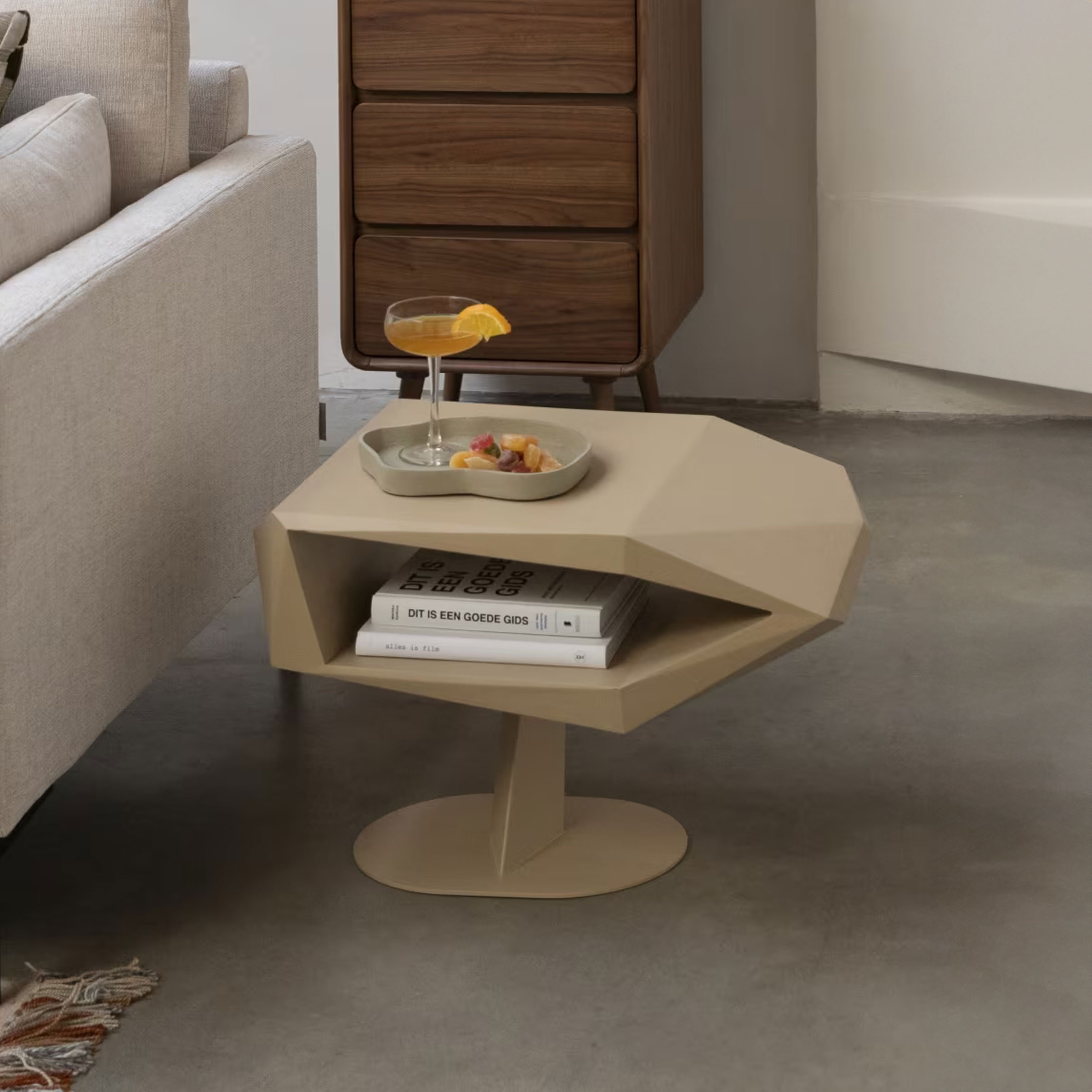Zuiver Bijzettafel 'North' Resin en staal, 60 x 40cm, kleur Beige