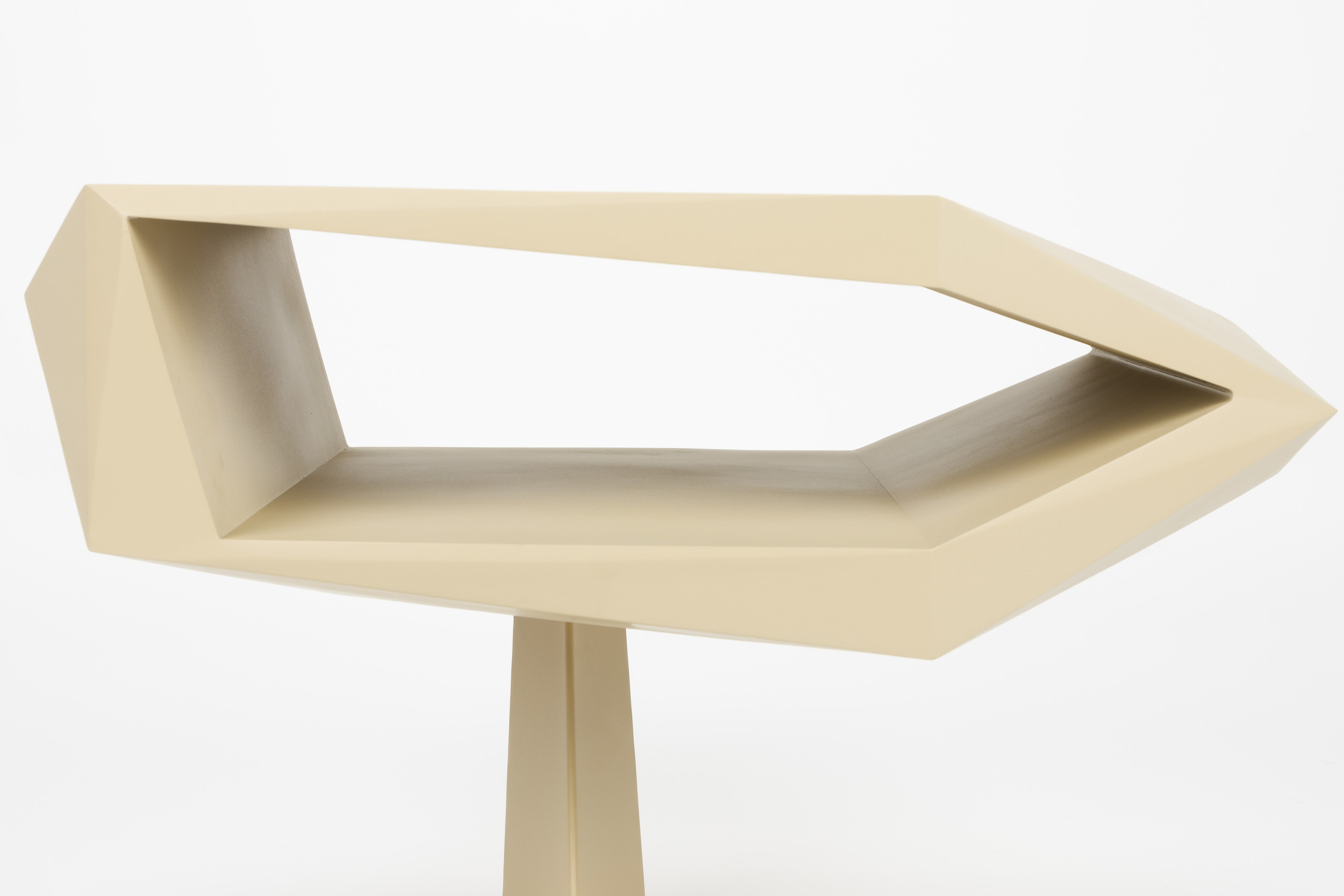 Zuiver Bijzettafel 'North' Resin en staal, 60 x 40cm, kleur Beige