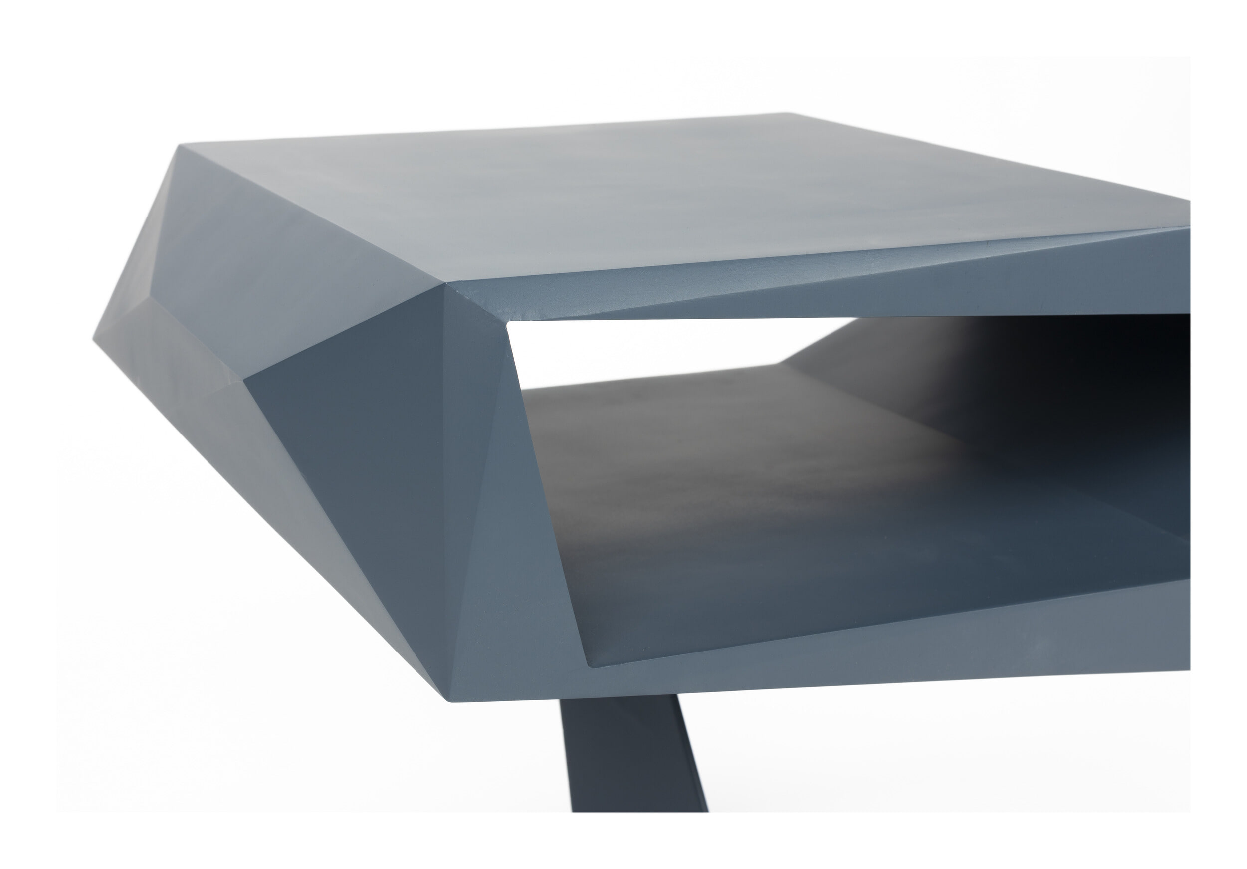 Zuiver Bijzettafel 'North' Resin en staal, 60 x 40cm, kleur Space Black