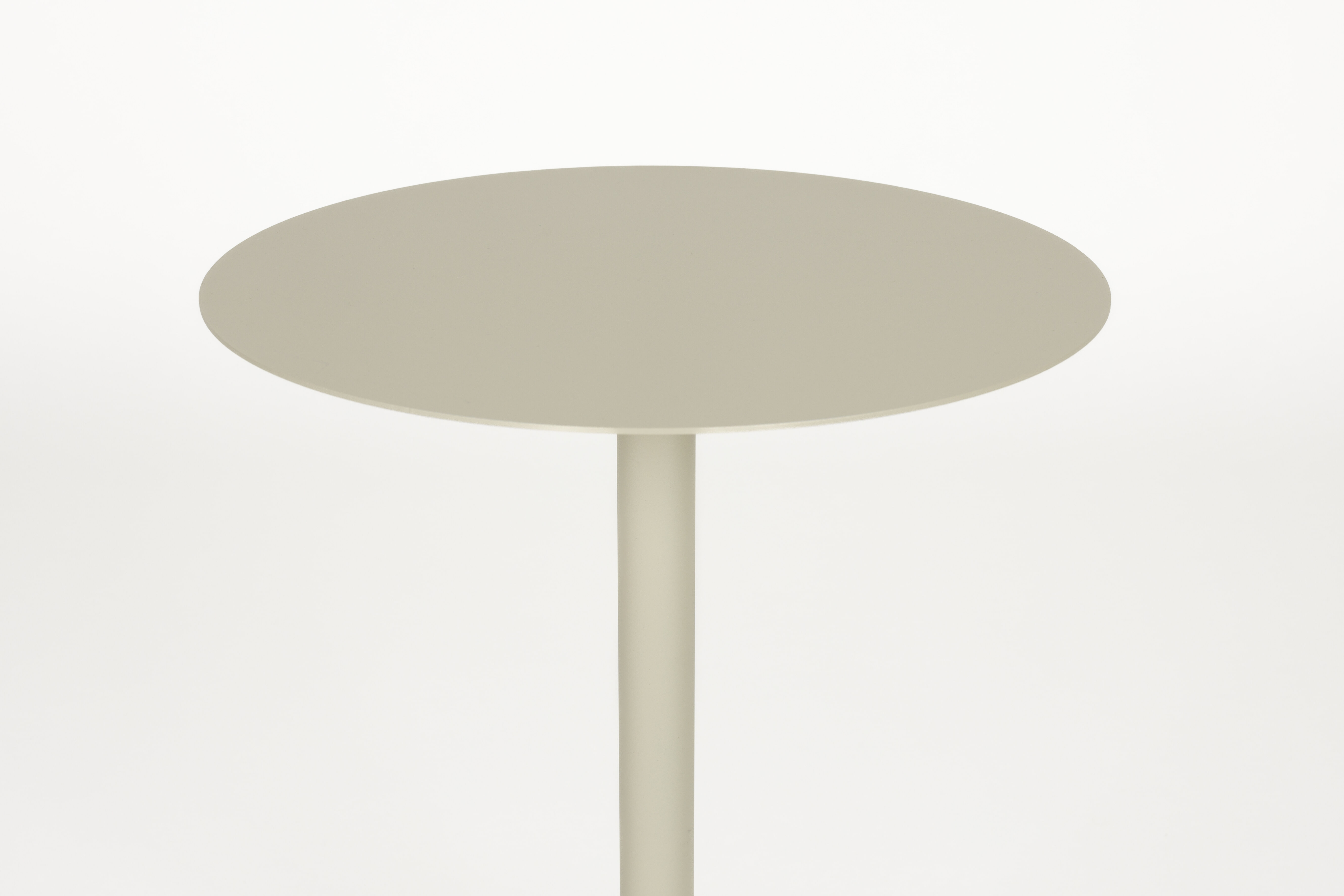 Zuiver Outdoor Bijzettafel 'Snow' 35cm, kleur Brown Rice