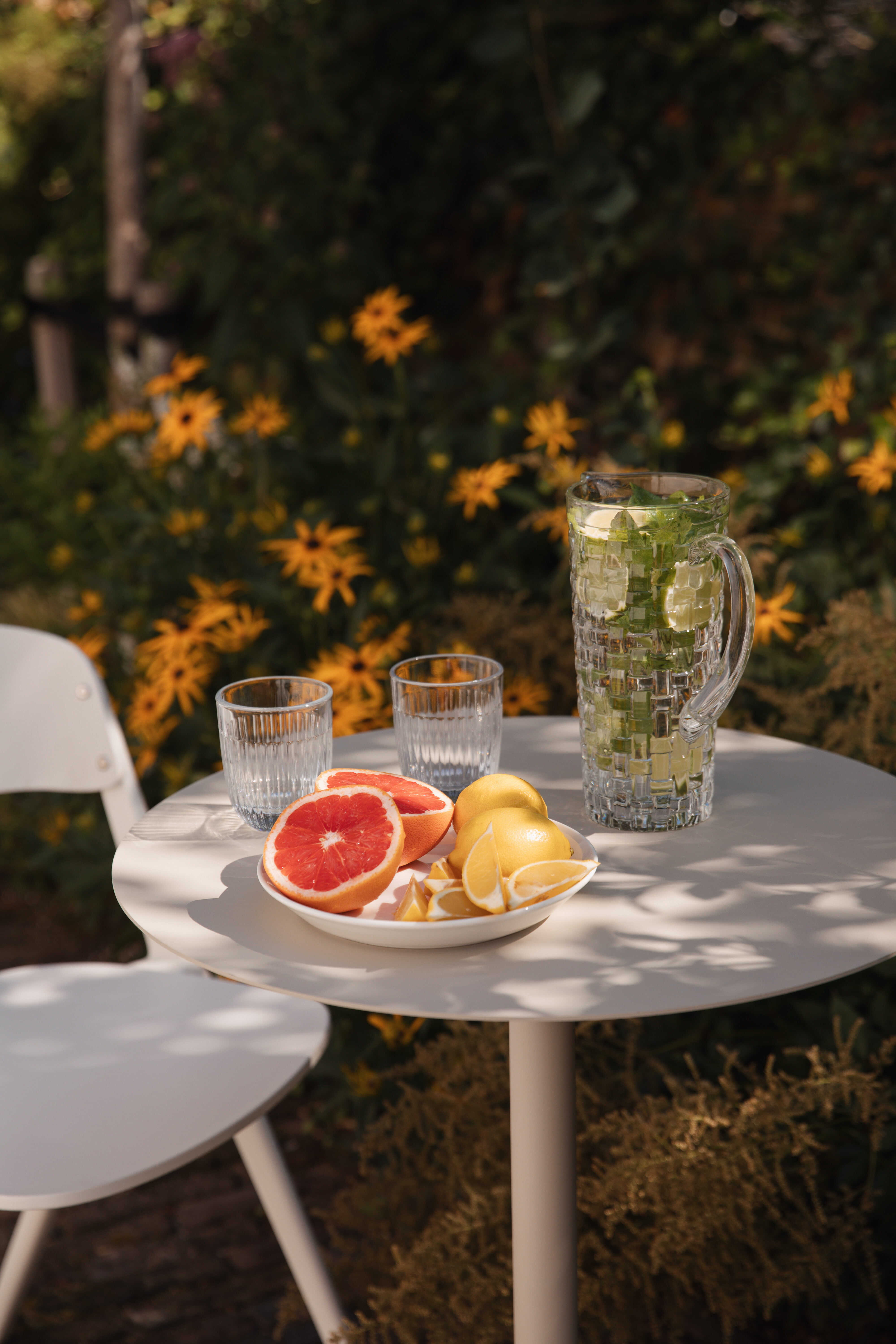 Zuiver Outdoor Bistrotafel 'Snow' 57cm, kleur Brown Rice