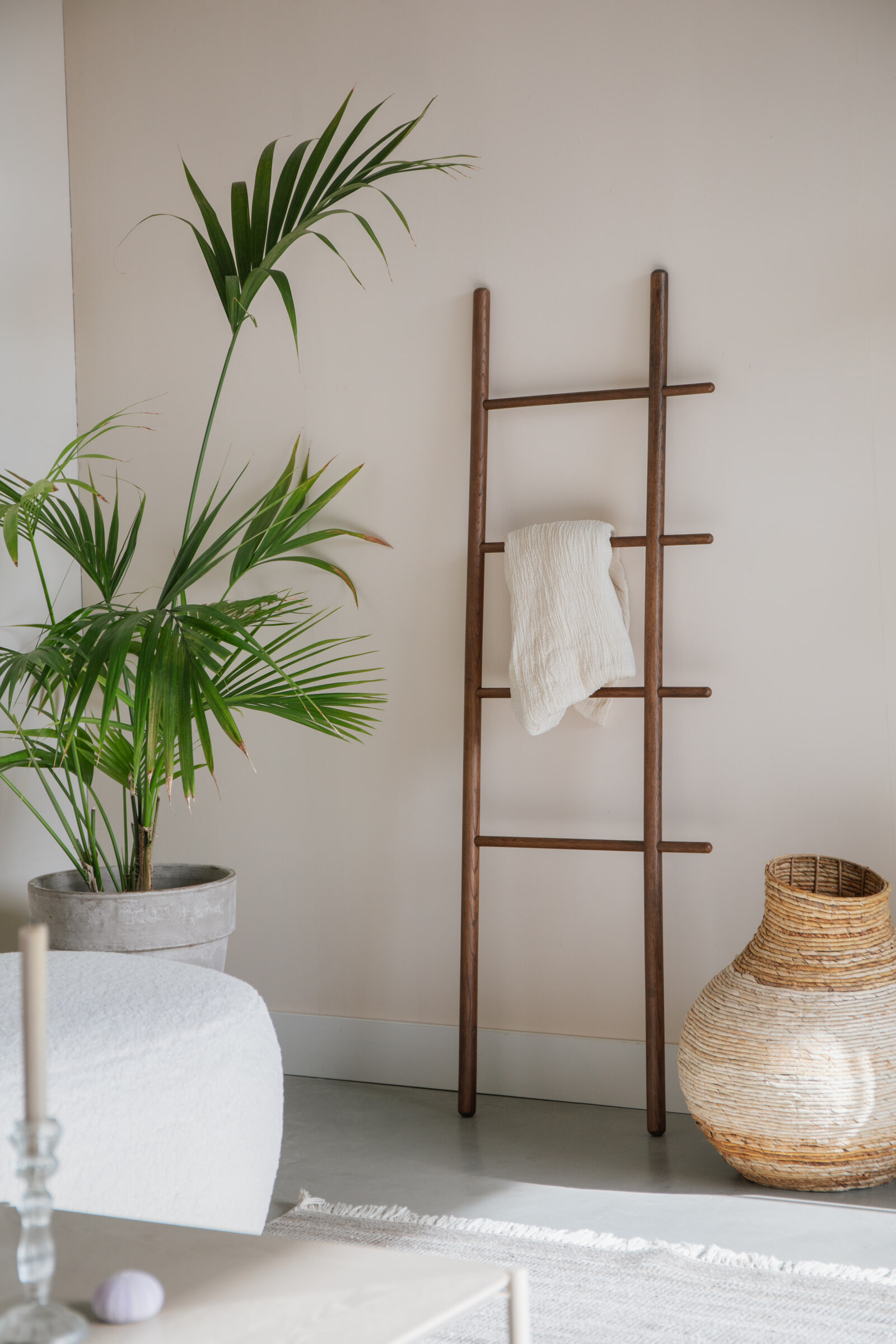ZILT Wandrek/Ladder 'Jovana' Walnootlook, 157 x 52cm