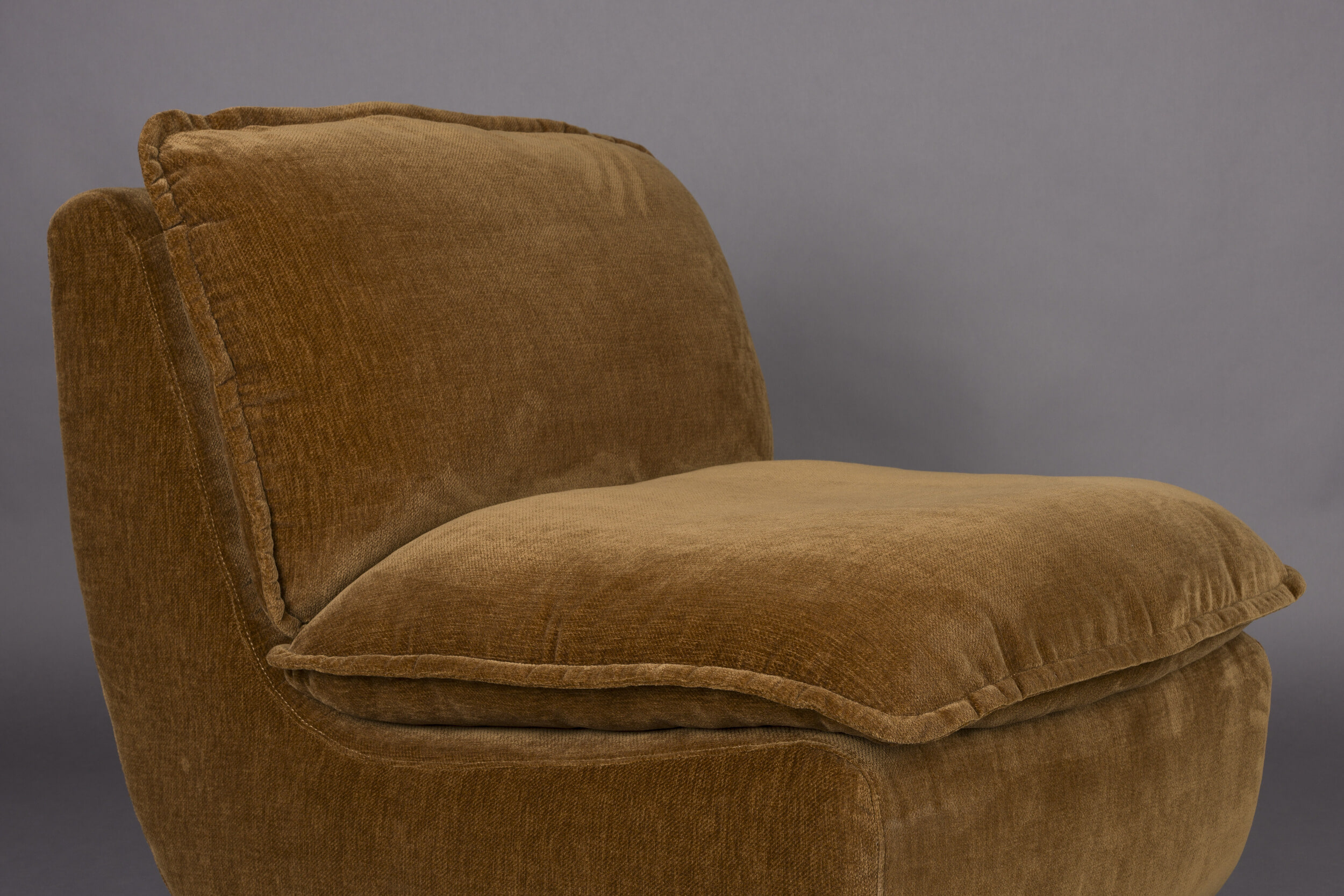 Dutchbone Fauteuil 'Radley' Velvet, kleur Cognac