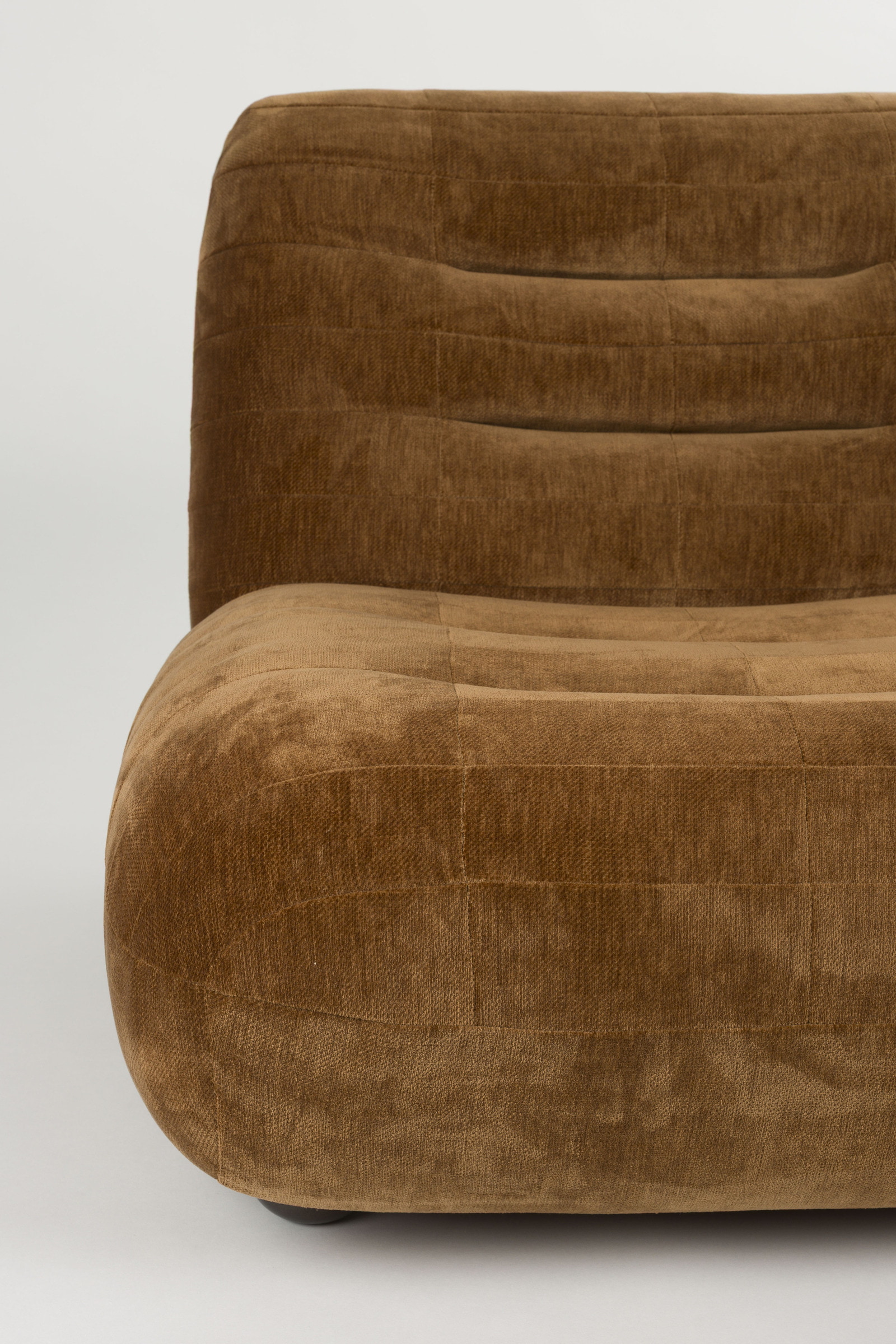 Dutchbone Fauteuil 'Wyatt' Velvet, kleur Cognac