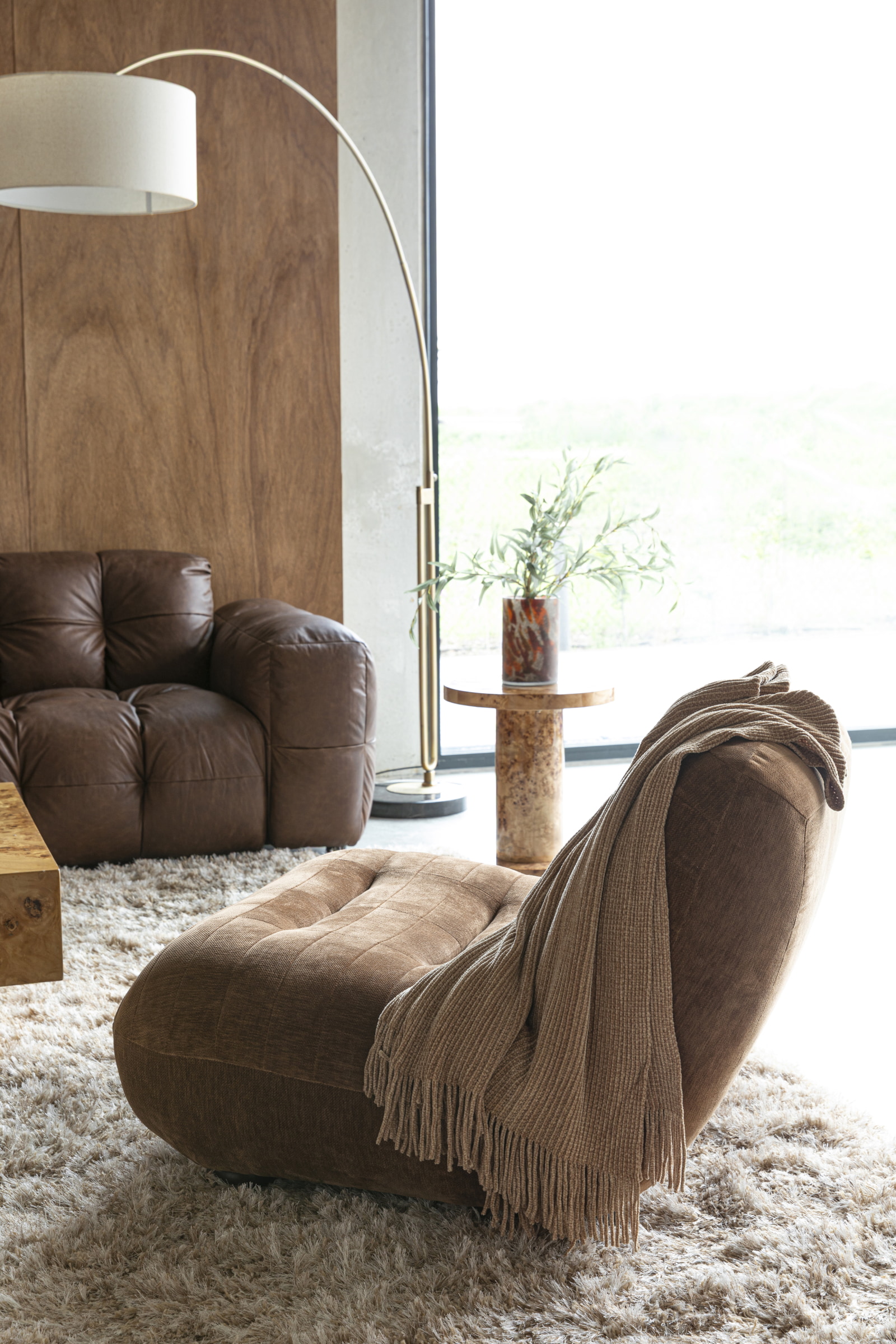 Dutchbone Fauteuil 'Wyatt' Velvet, kleur Beige