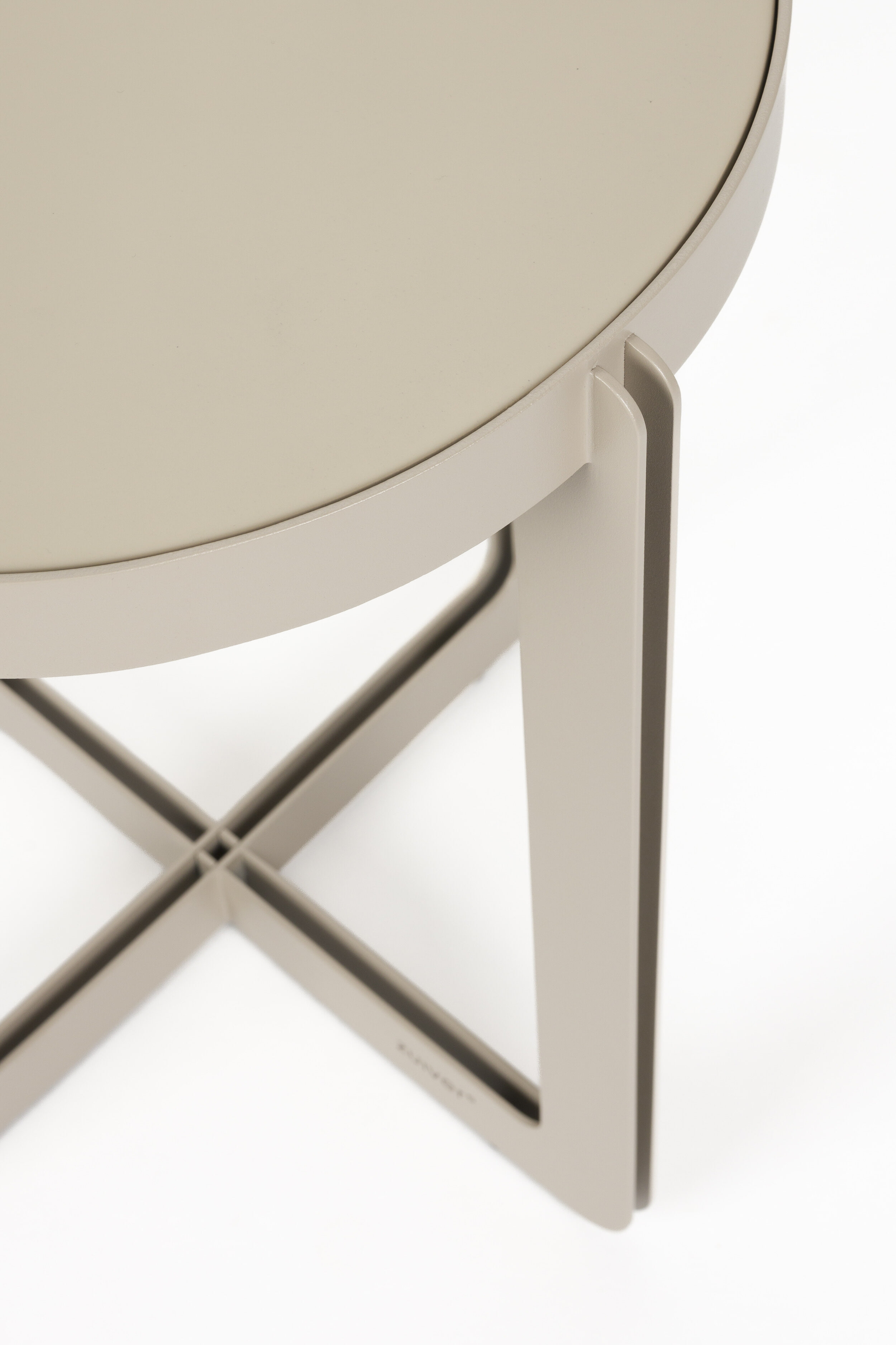Zuiver Ronde Bijzettafel 'Centre' 43cm, kleur Beige