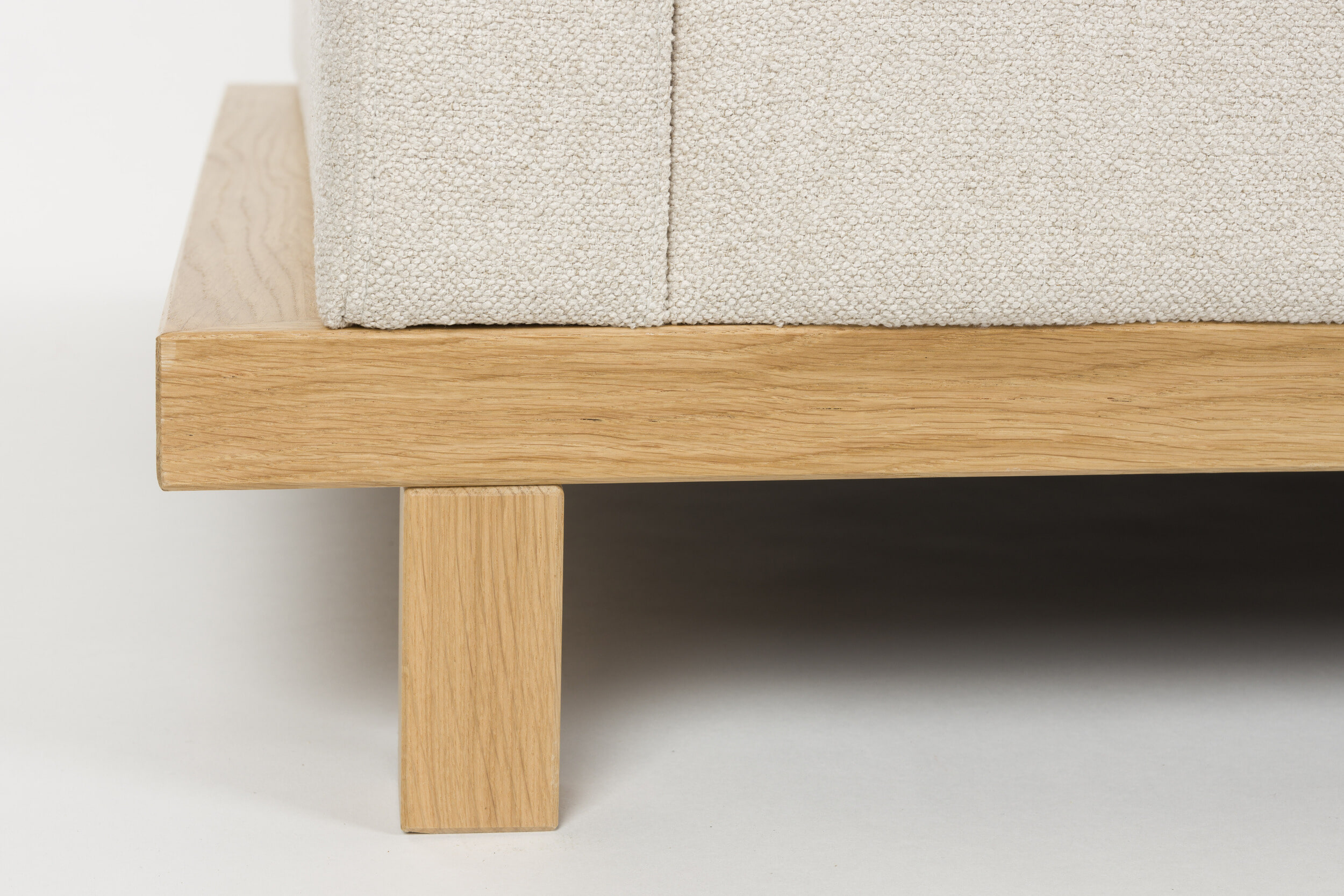 Zuiver 4,5-zits Bank 'Blossom' Eikenhout en bouclé, kleur Zand