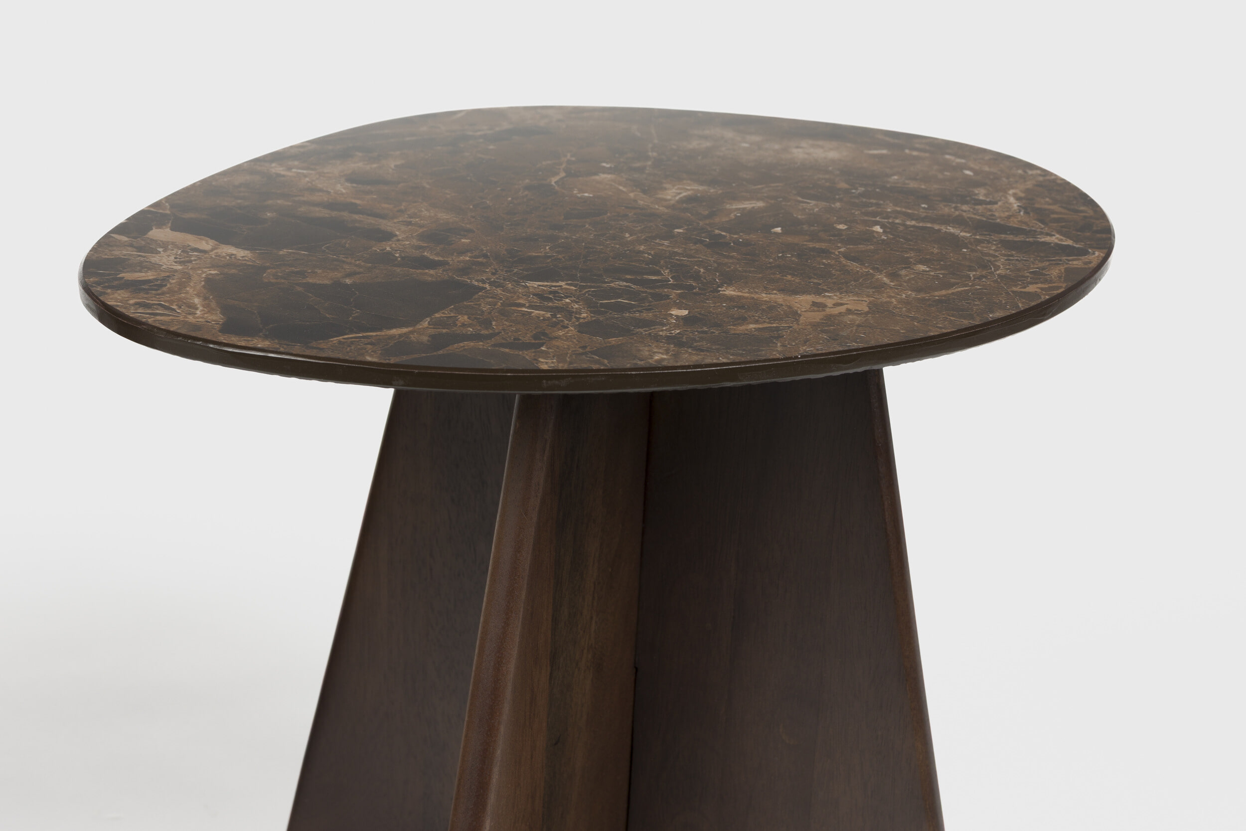 ZILT Organische Bijzettafel 'Rissa' Marmer en mangohout, Set van 2 stuks