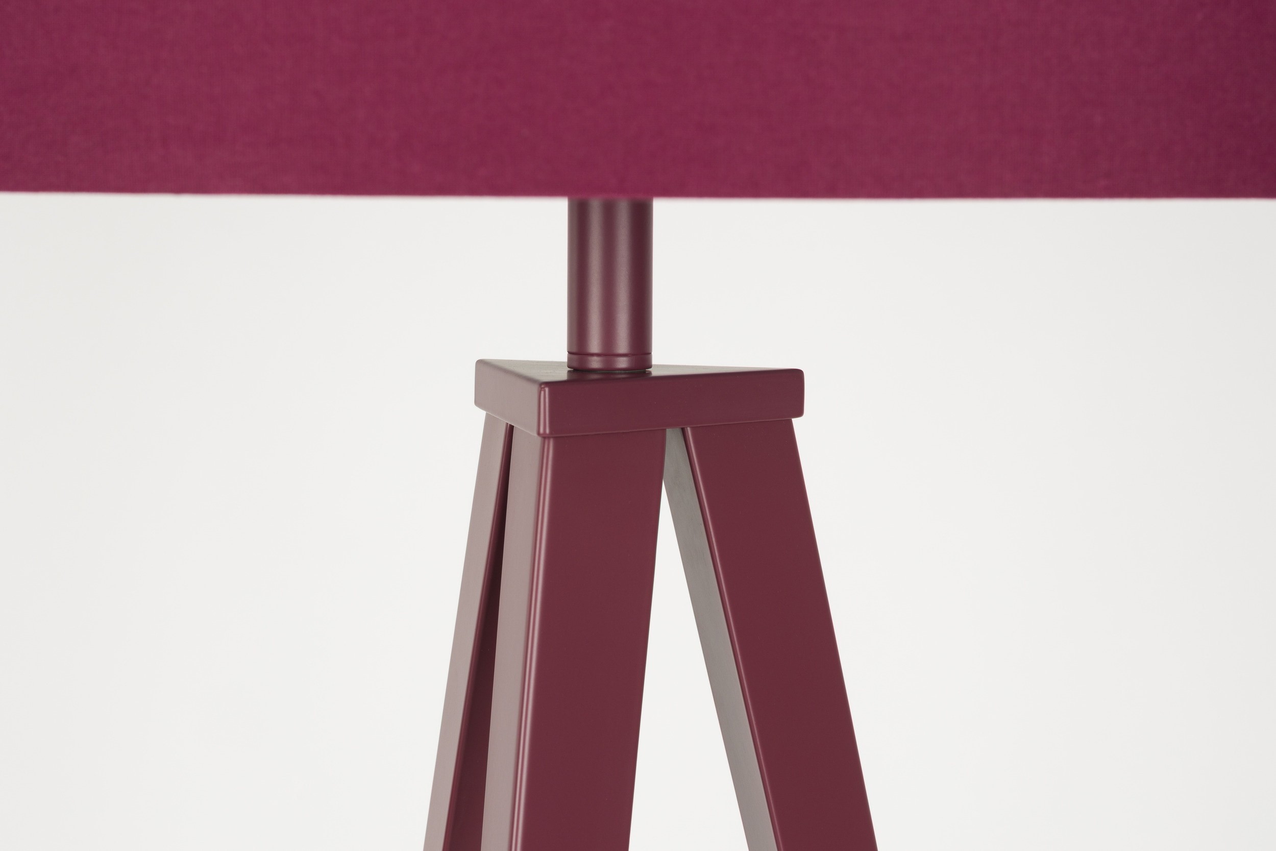 Zuiver Vloerlamp 'Tripod' 157cm, kleur Marsala
