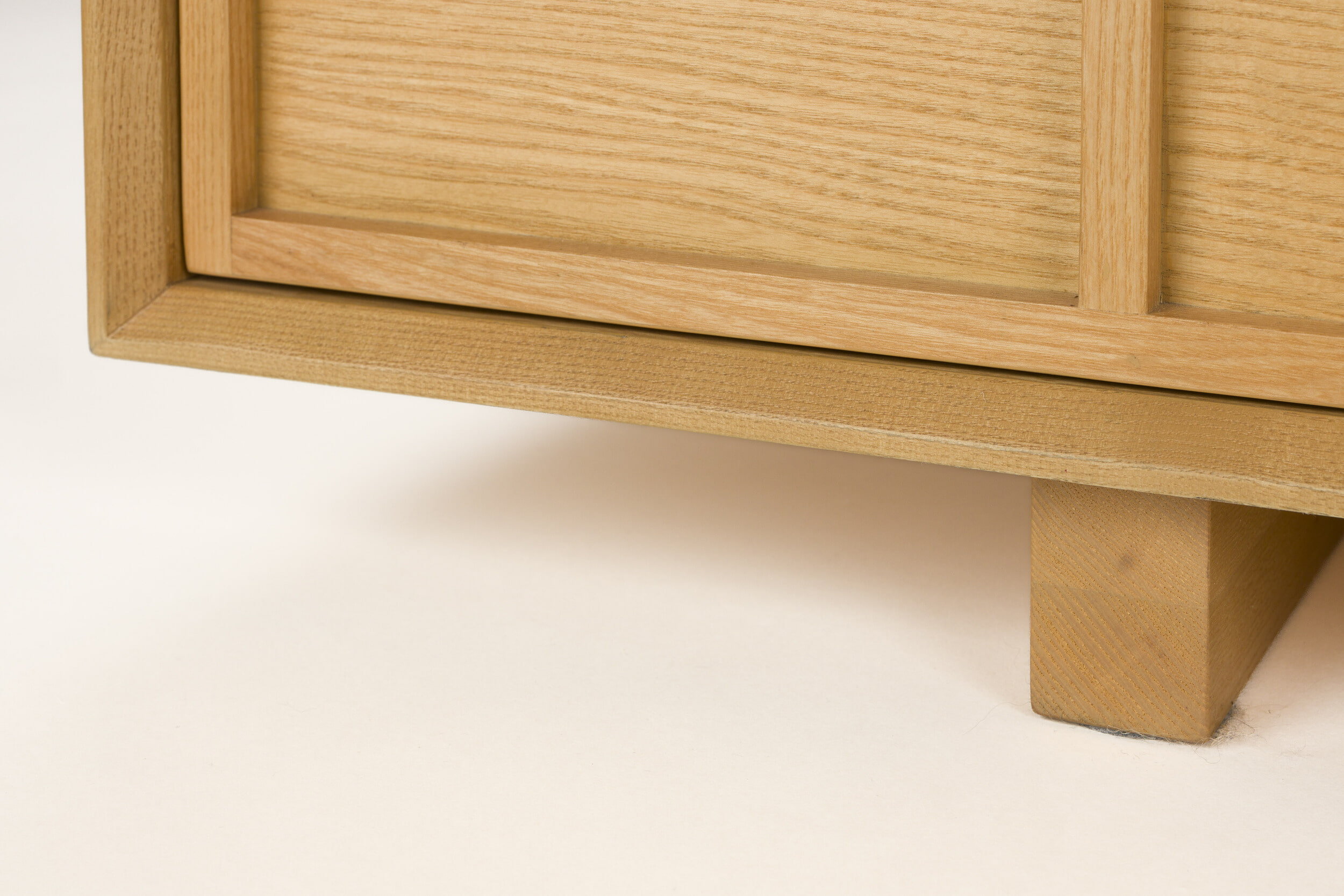 Zuiver TV-meubel 'Raster' Essenhout, 160cm