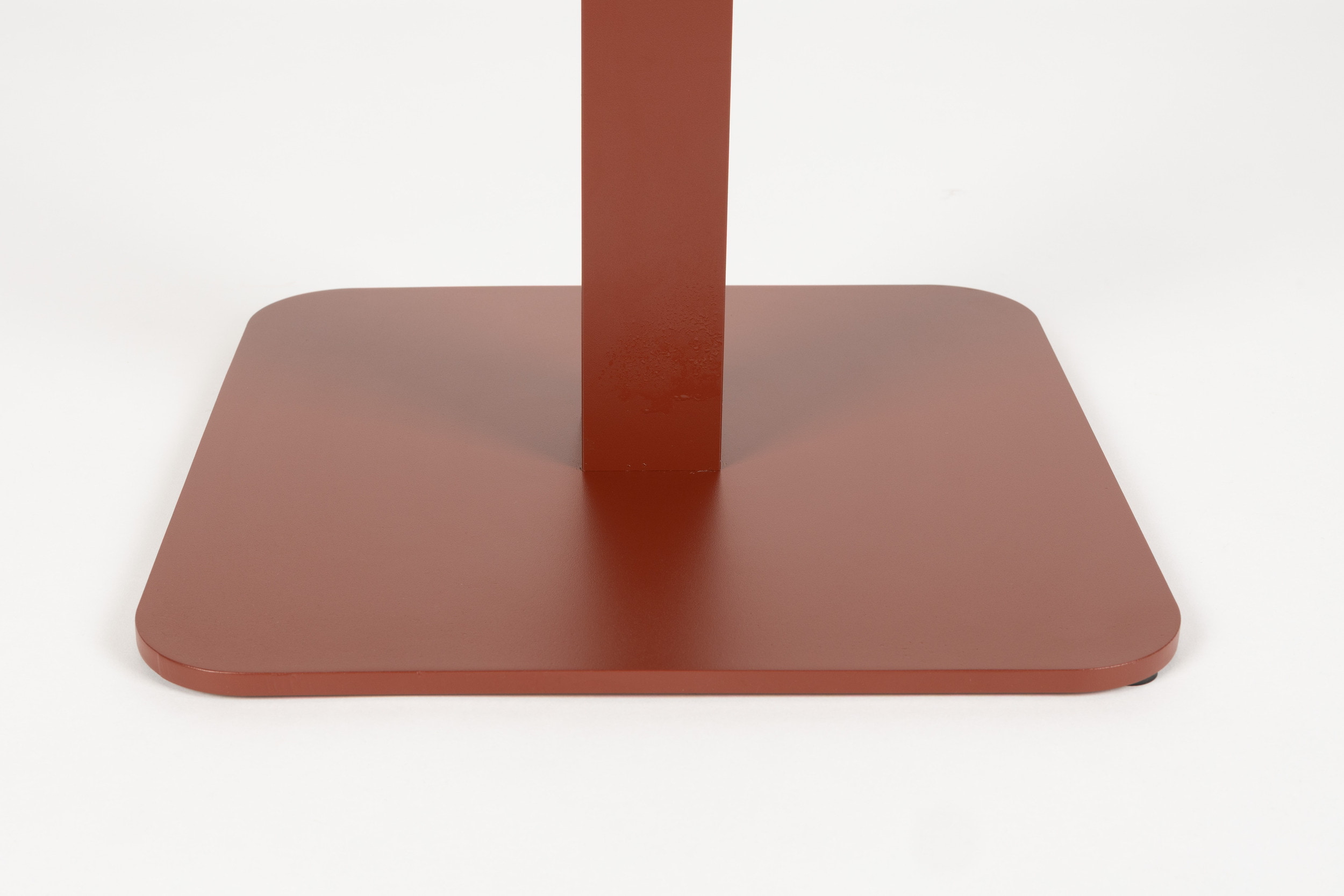 Zuiver Outdoor Bistrotafel 'Vondel' 71 x 71cm, kleur Rood