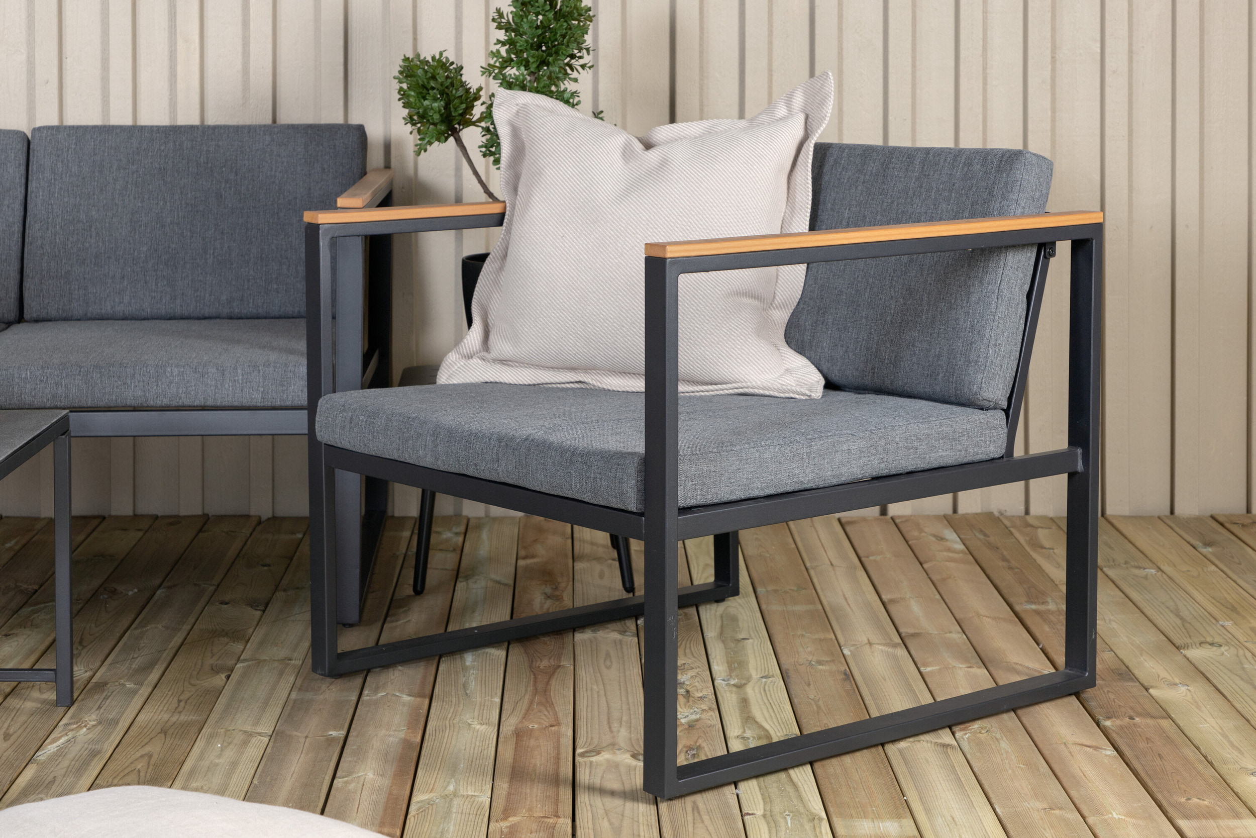 Nohr Loungeset 'Donnesha' Met bank, 2 tafels en 2 fauteuils
