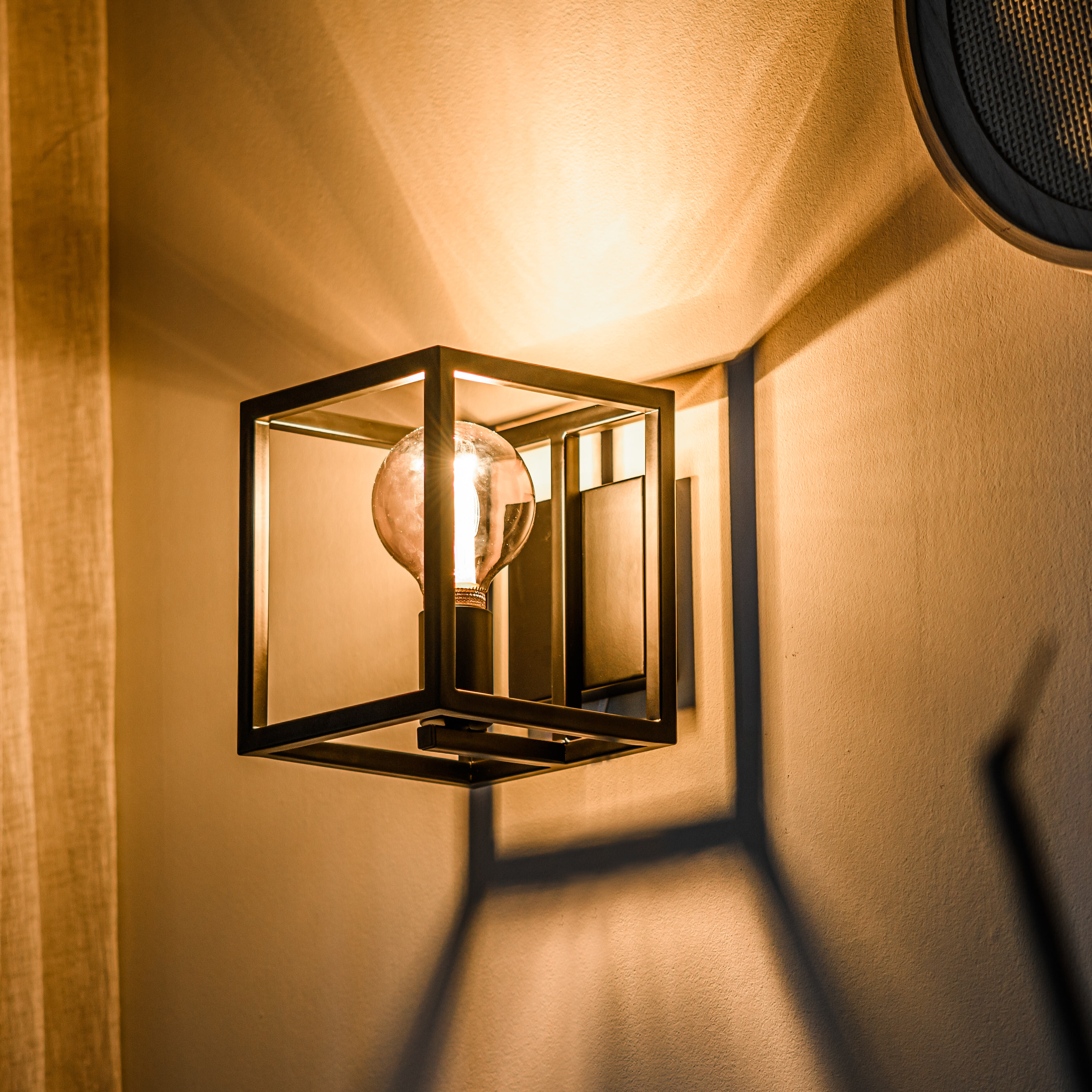 BASE Wandlamp Justyne 1-lamps - Zwart