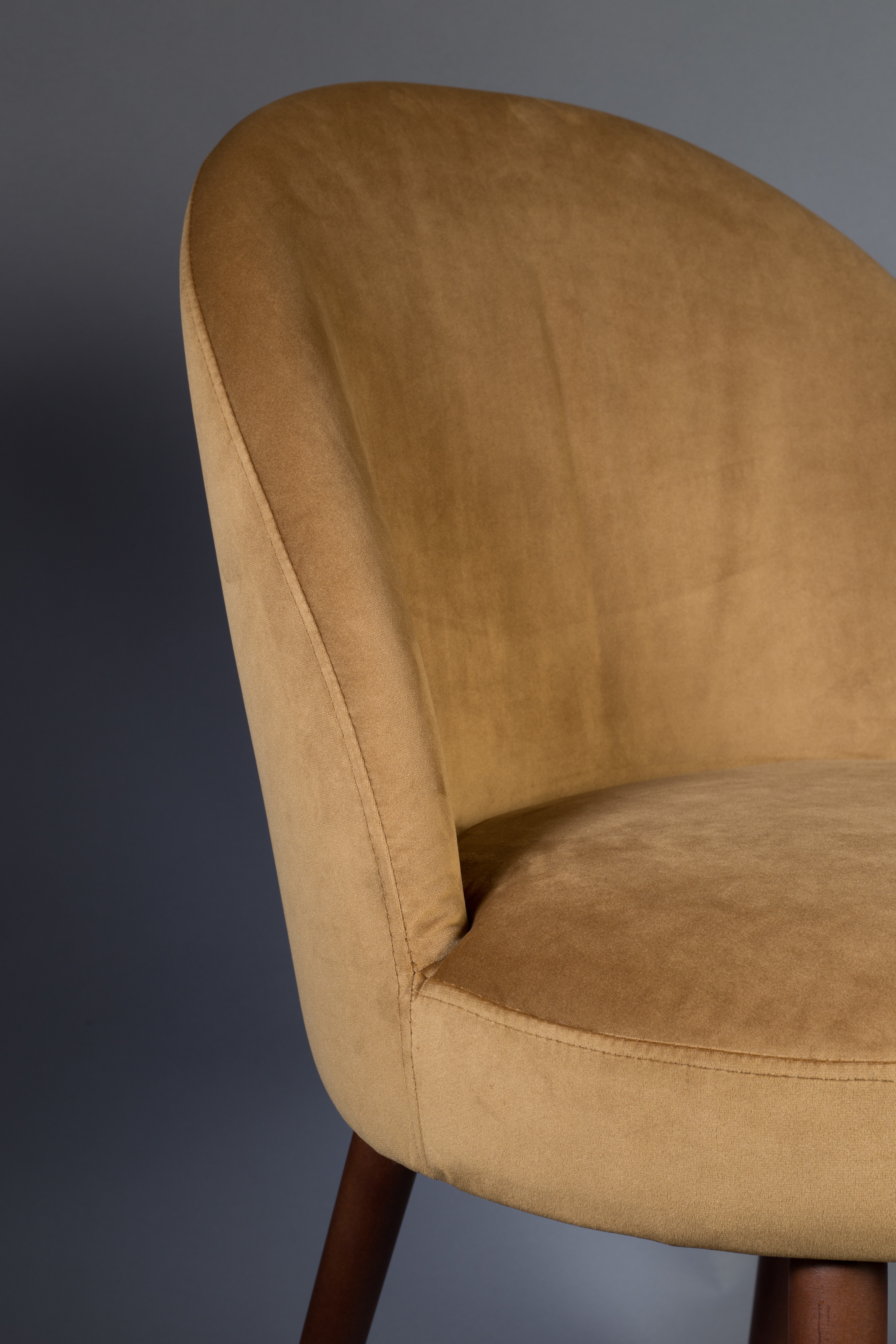 Dutchbone Eetkamerstoel 'Barbara' Velvet, kleur Camel