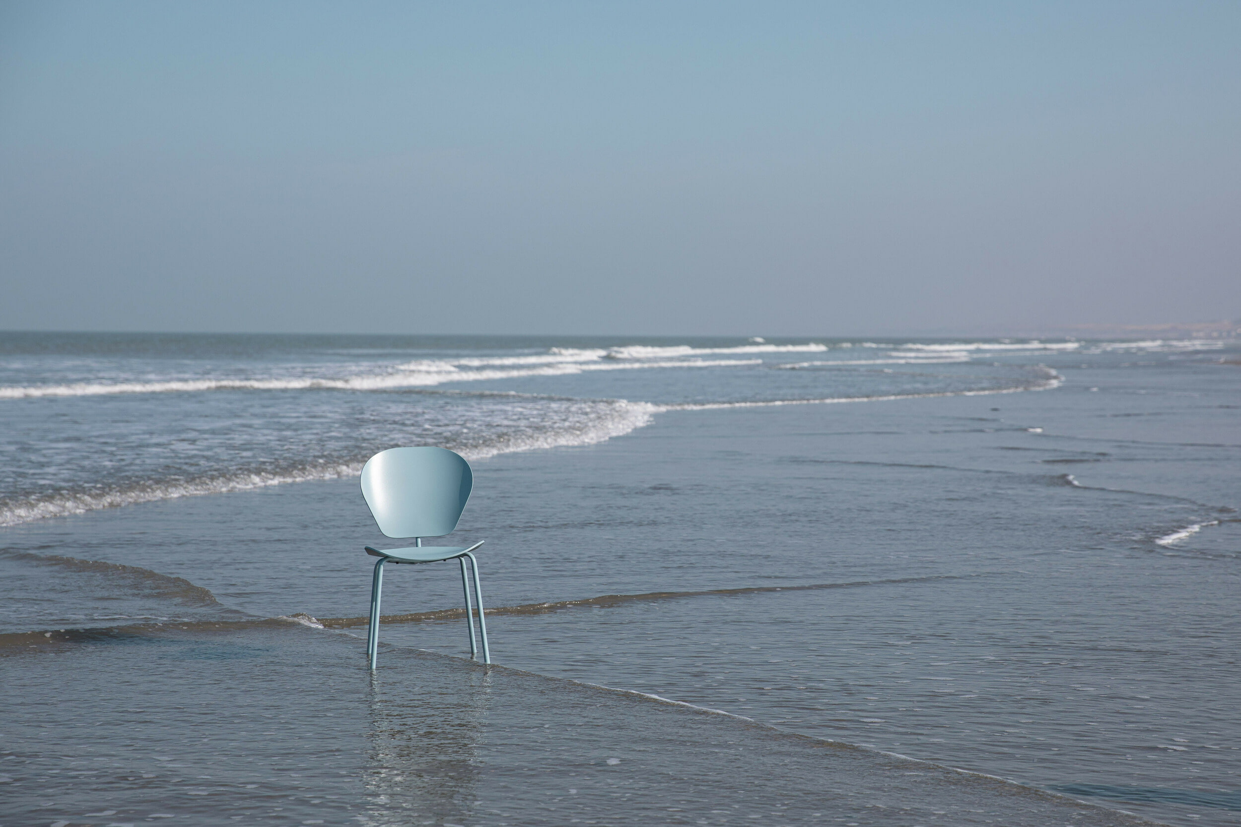 Zuiver Eetkamerstoel 'The Ocean' Gerecycled kunststof, kleur Ocean Blue