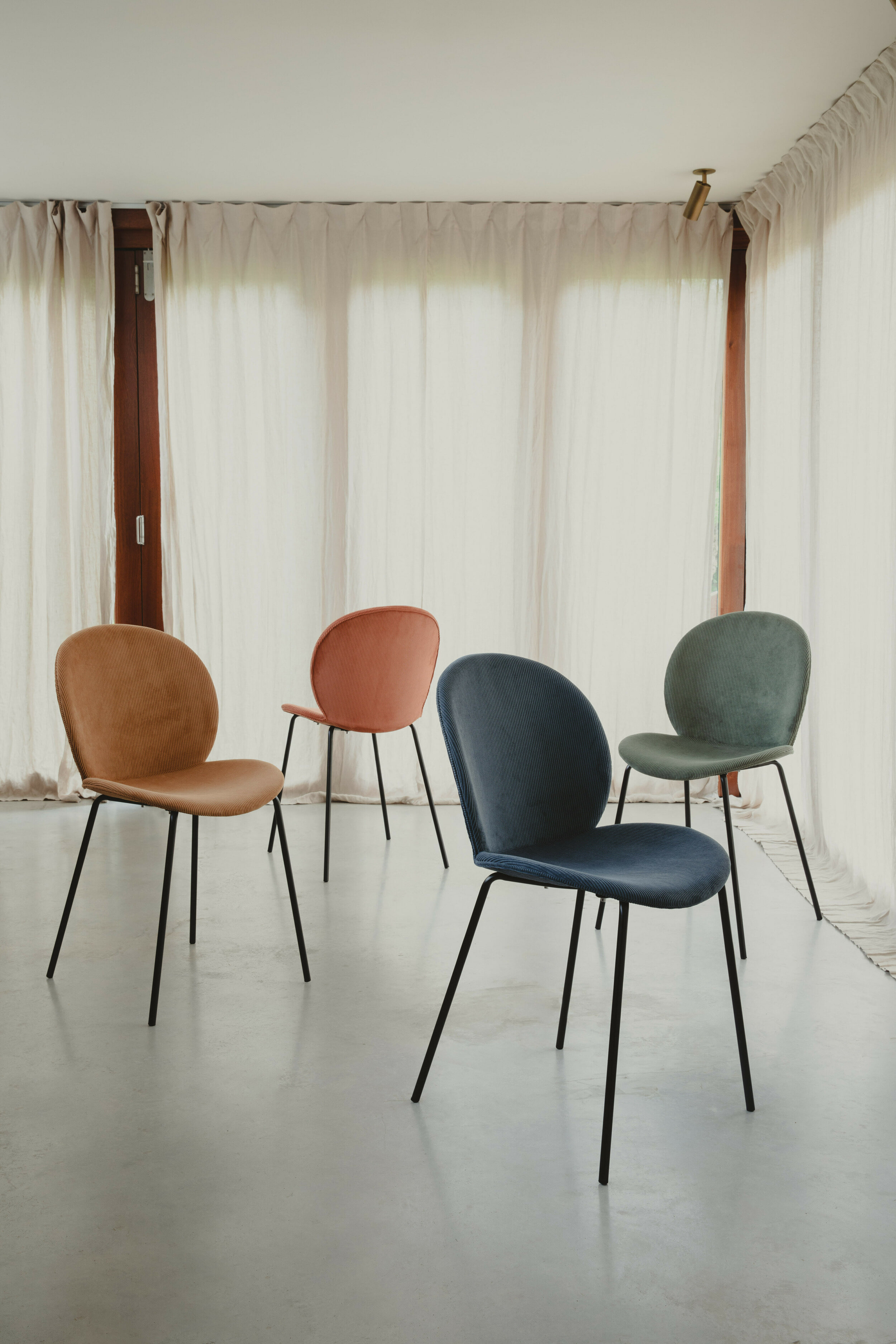Zuiver Eetkamerstoel 'Bonnet' Ribstof, kleur Terracotta