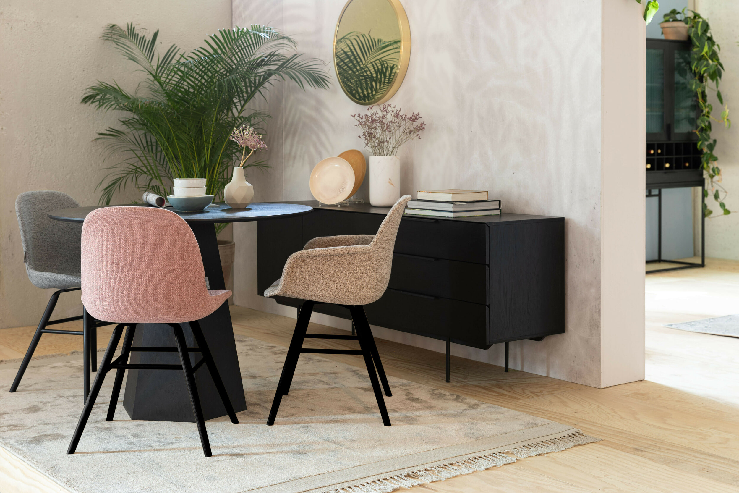 Zuiver Eetkamerstoel 'Albert Kuip' Met armleuning, Soft, kleur Beige