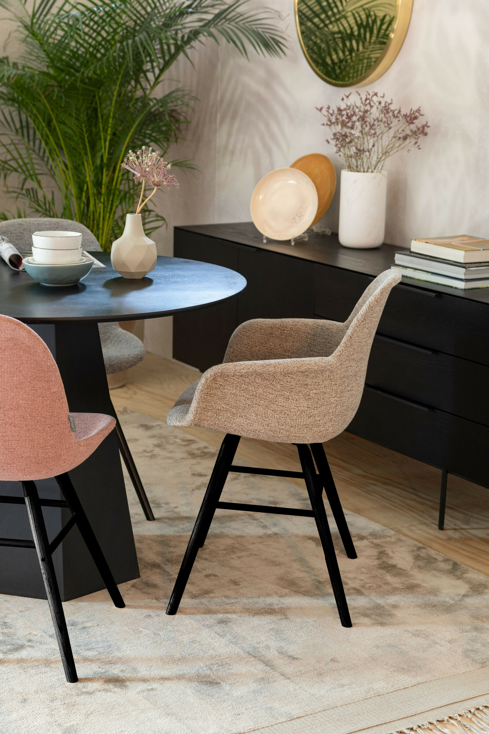 Zuiver Eetkamerstoel 'Albert Kuip' Met armleuning, Soft, kleur Beige