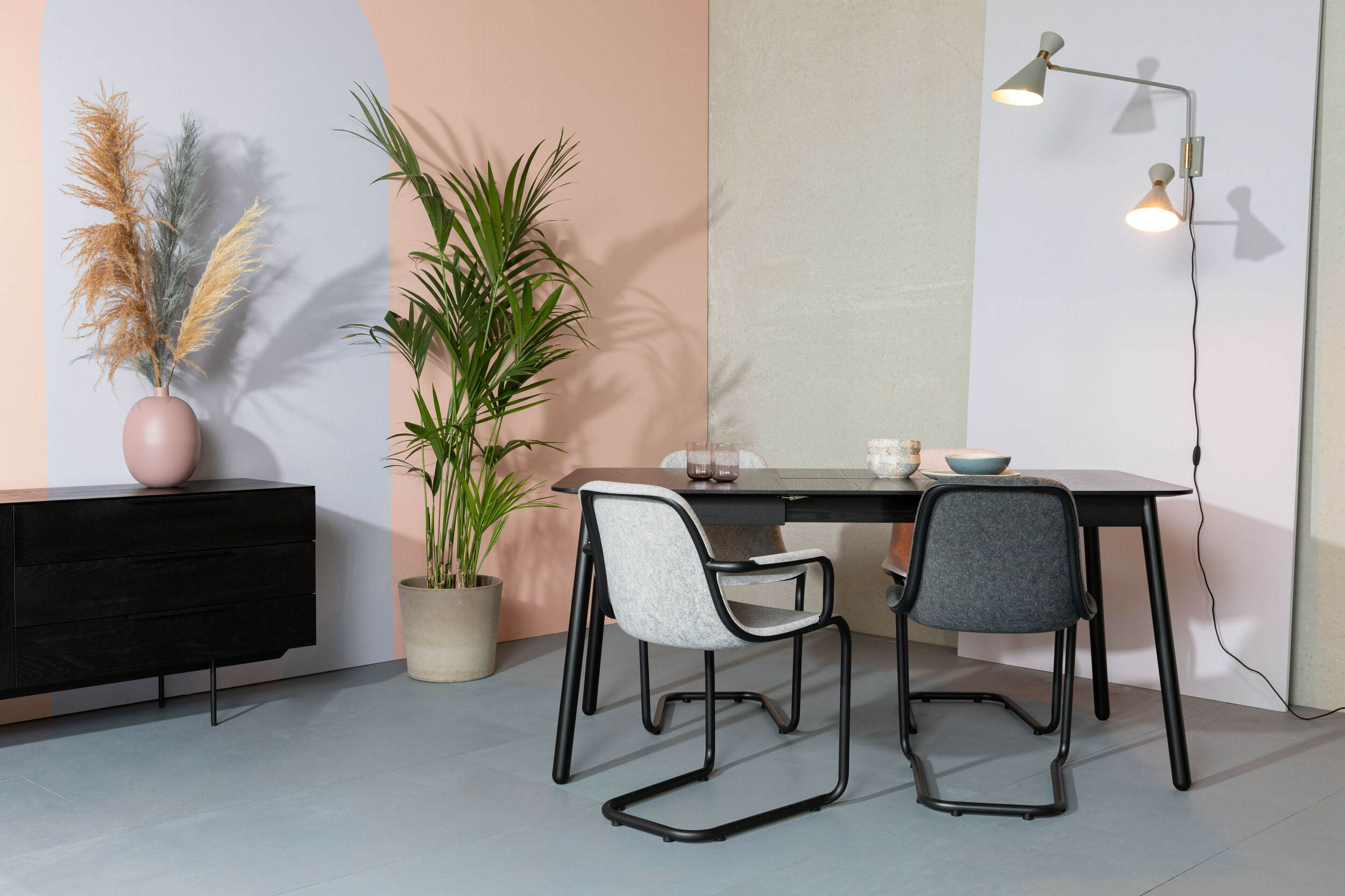 Zuiver Eetkamerstoel 'Thirsty' Met armleuning, Gerecycled PET, kleur Roze