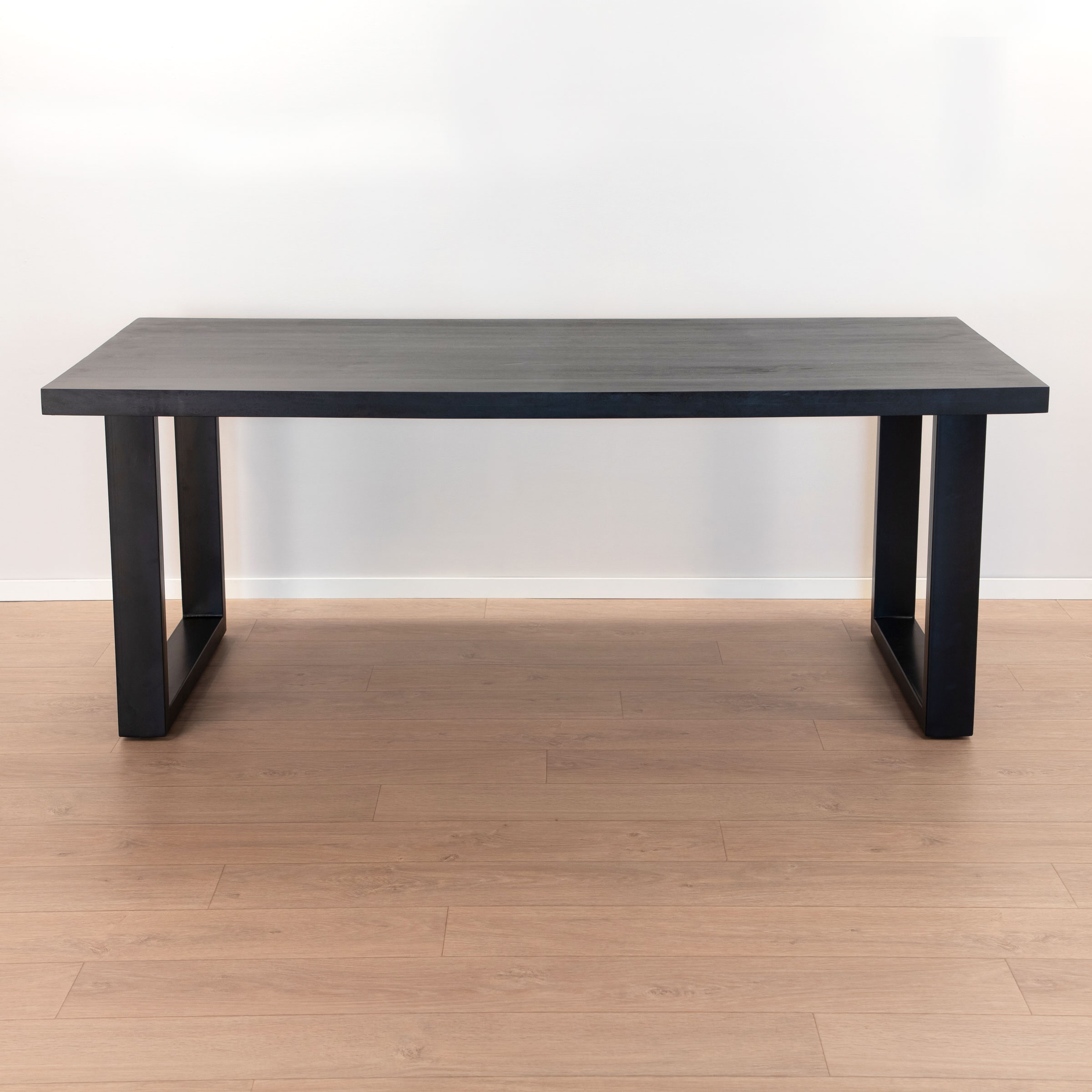 LivingFurn Eettafel 'Kala' Mangohout, 200 x 100cm, kleur zwart