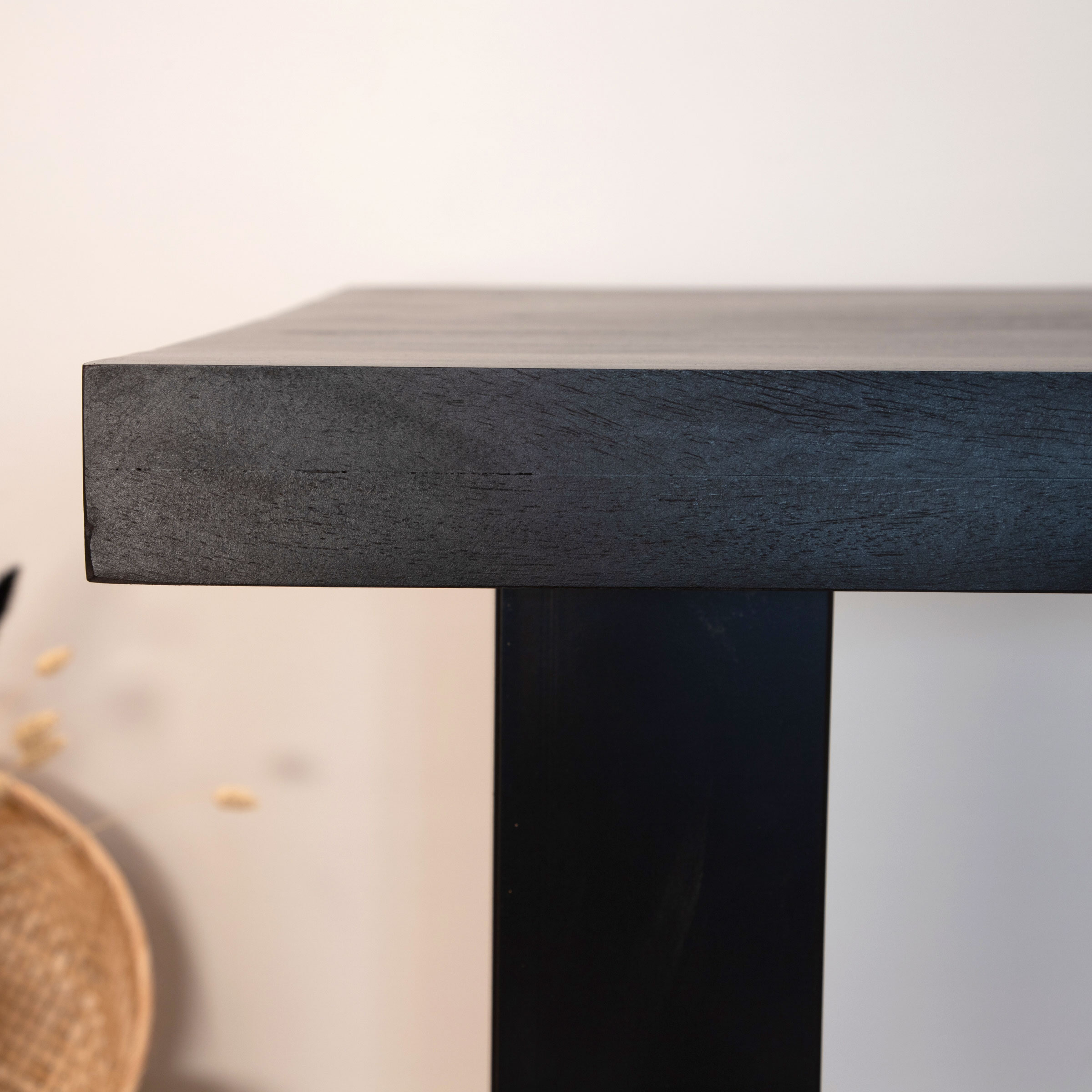 LivingFurn Eettafel 'Kala' Mangohout, 200 x 100cm, kleur zwart