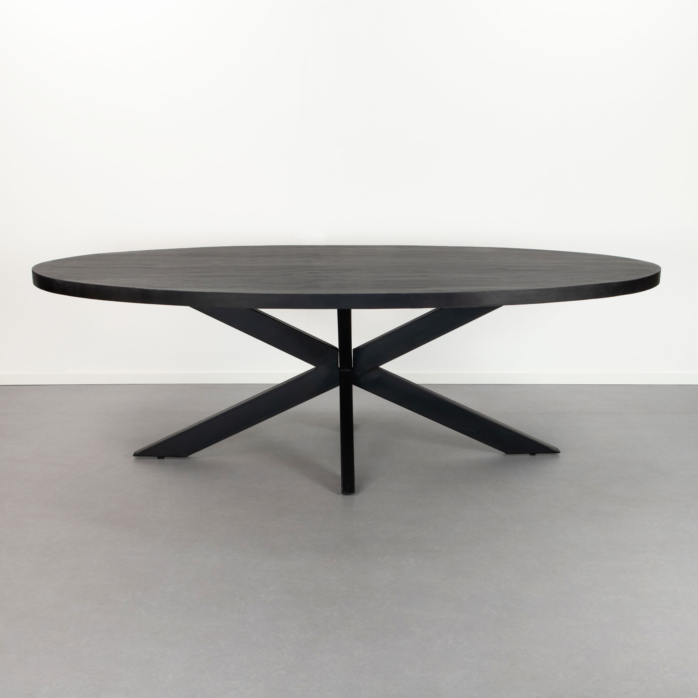 LivingFurn Ovale Eettafel 'Kala Spider' Mangohout en staal, 240 x 110cm, kleur zwart