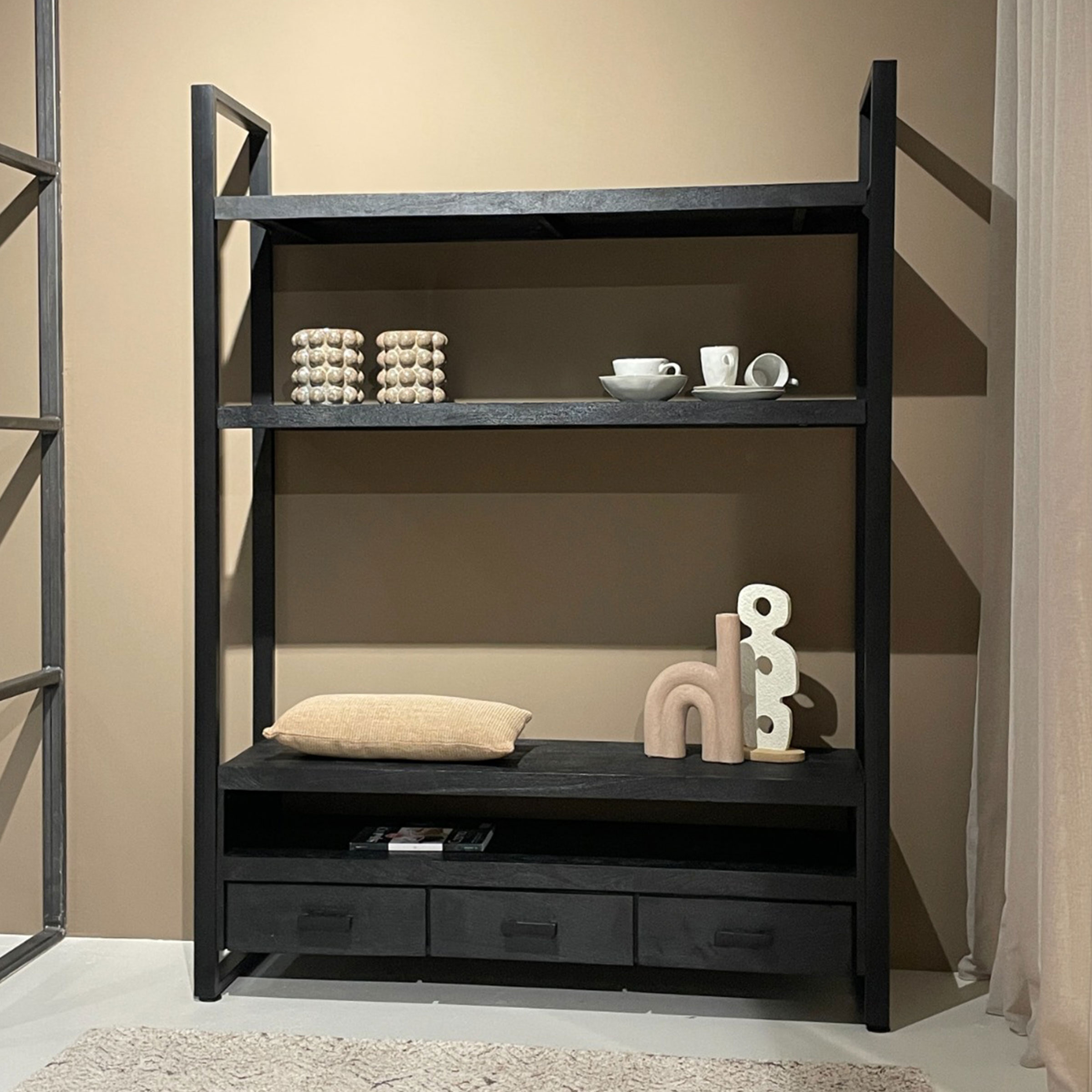 Livingfurn Hoog TV-meubel Norris Mangohout en staal, 150 cm - Zwart