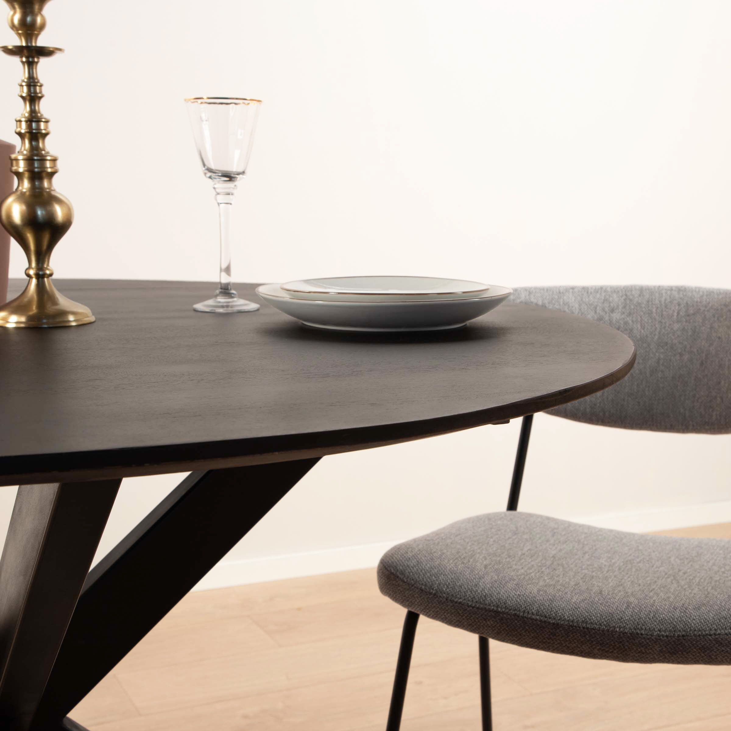 Ronde Eettafel 'Oslo' Black, Mangohout en staal, 130cm