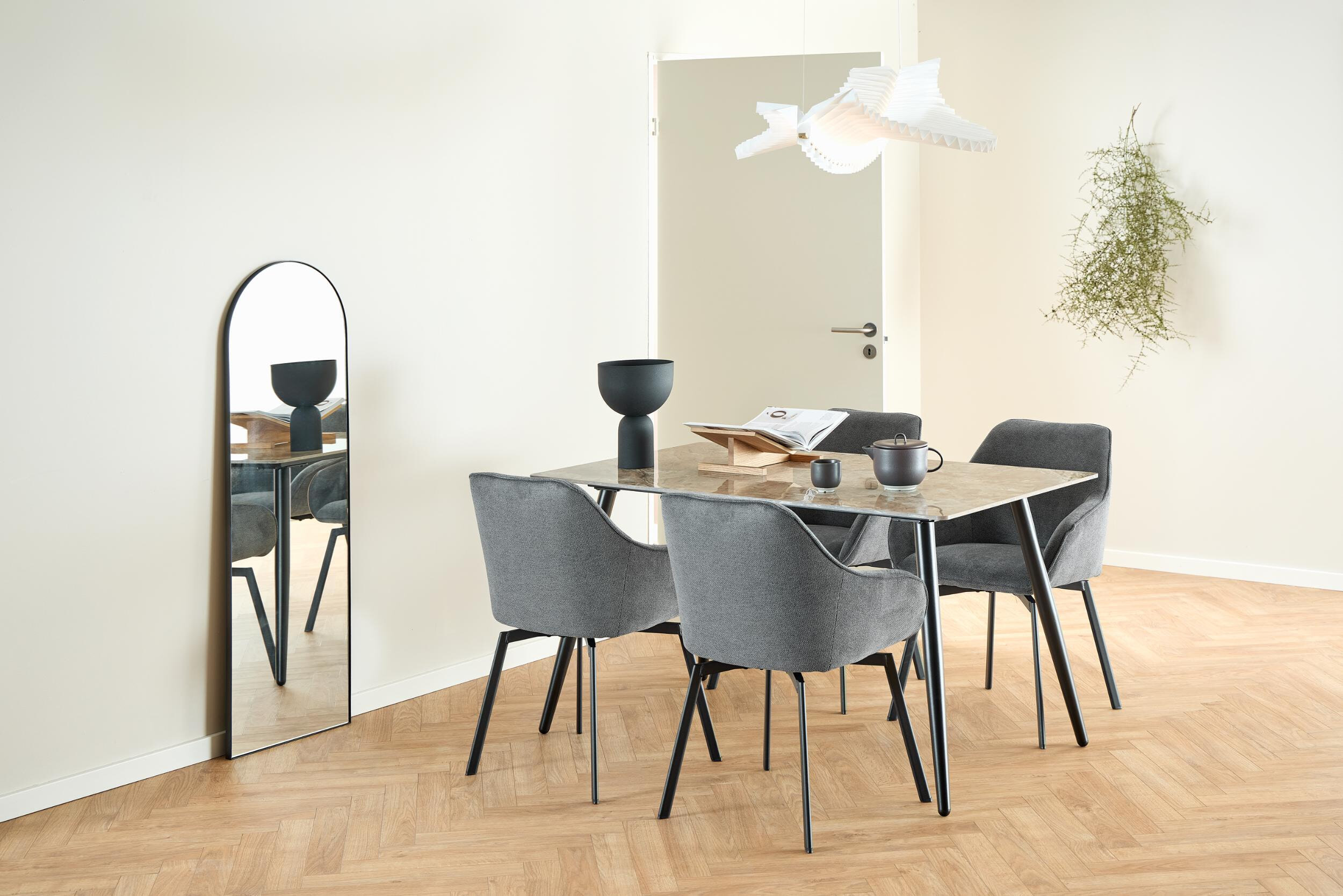 Bendt Eettafel 'Ib' Keramiek, 140 x 80cm, kleur Bruin