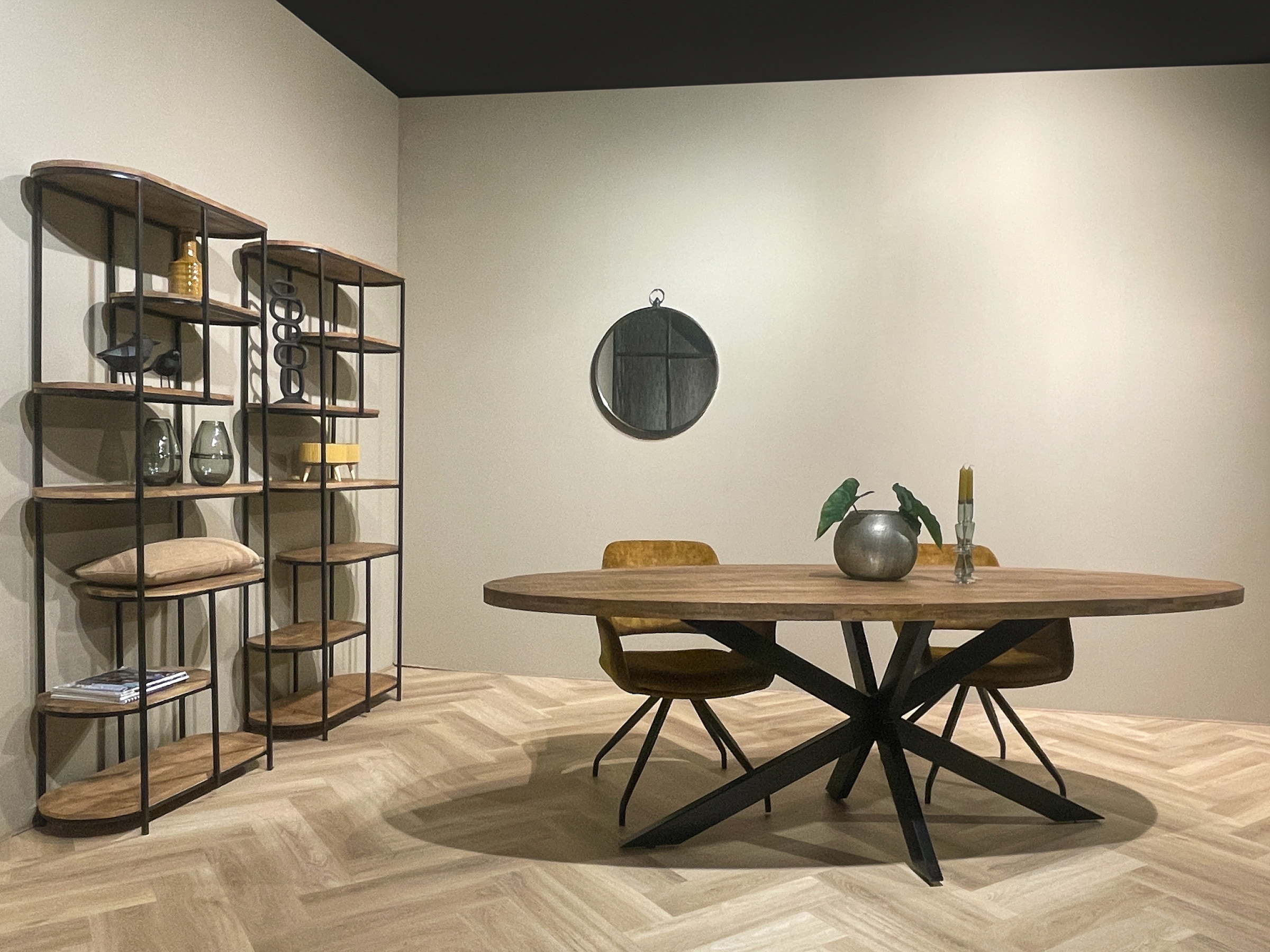 Livingfurn Ovale Eettafel 'Rocky' Mangohout, 160 x 90cm