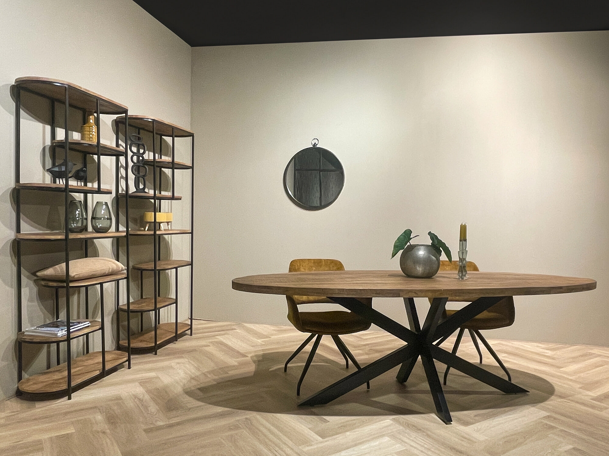 LivingFurn Ovale Eettafel 'Rocky' Mangohout en staal, 210 x 110cm