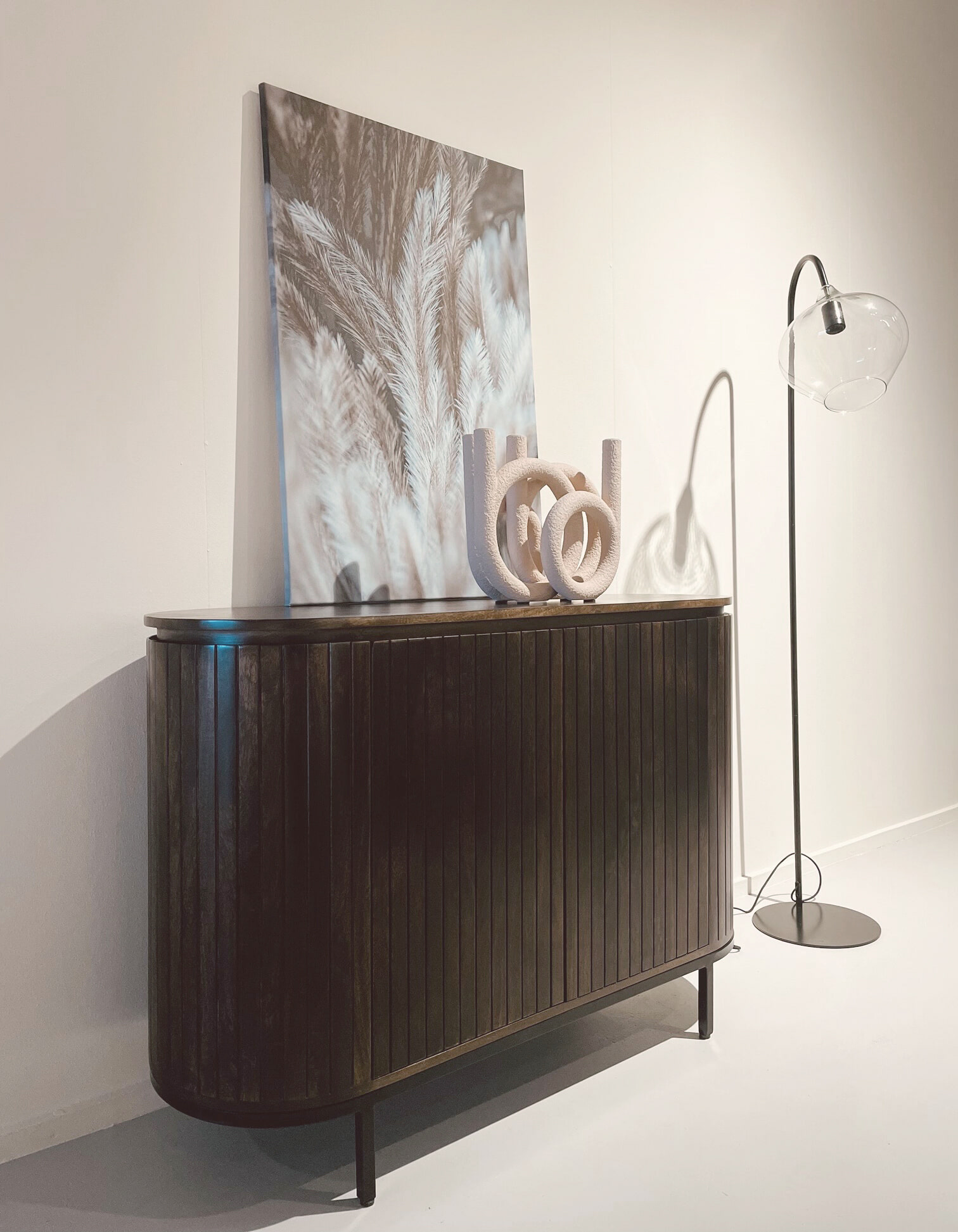 Livingfurn Smal Dressoir 'Noor' Mangohout, 115cm, kleur Walnoot