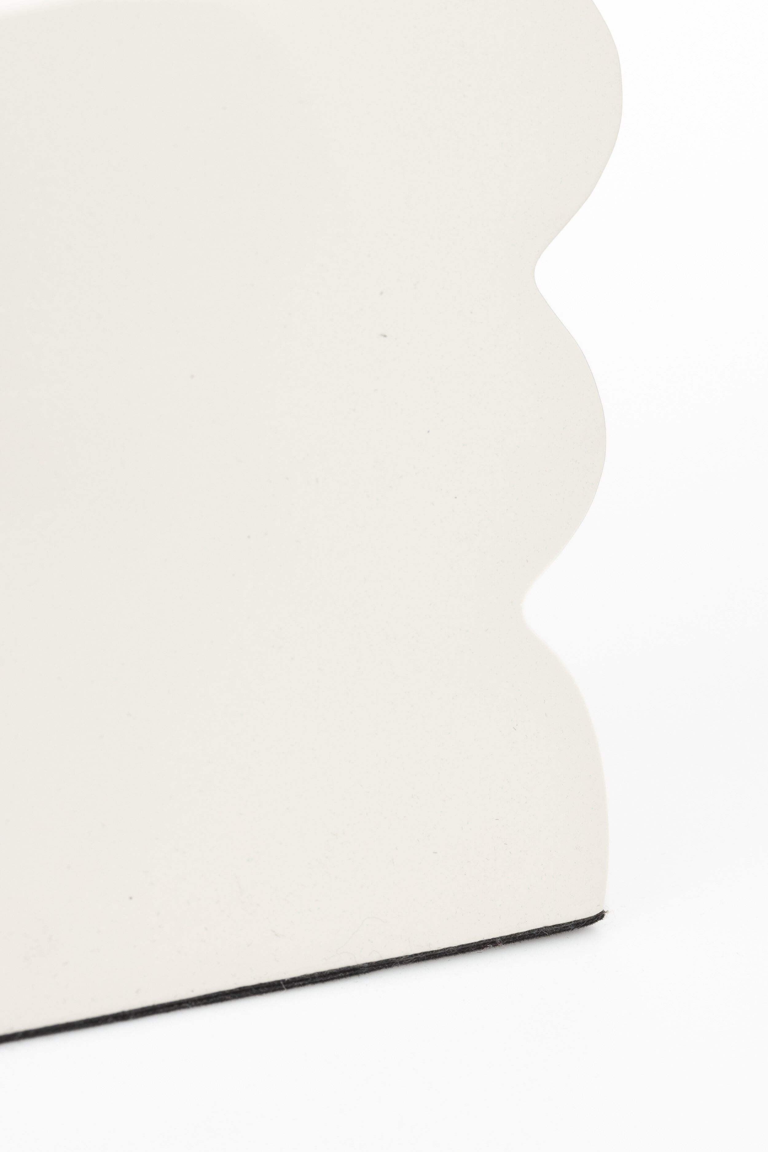 Zuiver Krukje/Bijzettafel 'Curves' 30 x 21cm, kleur Beige