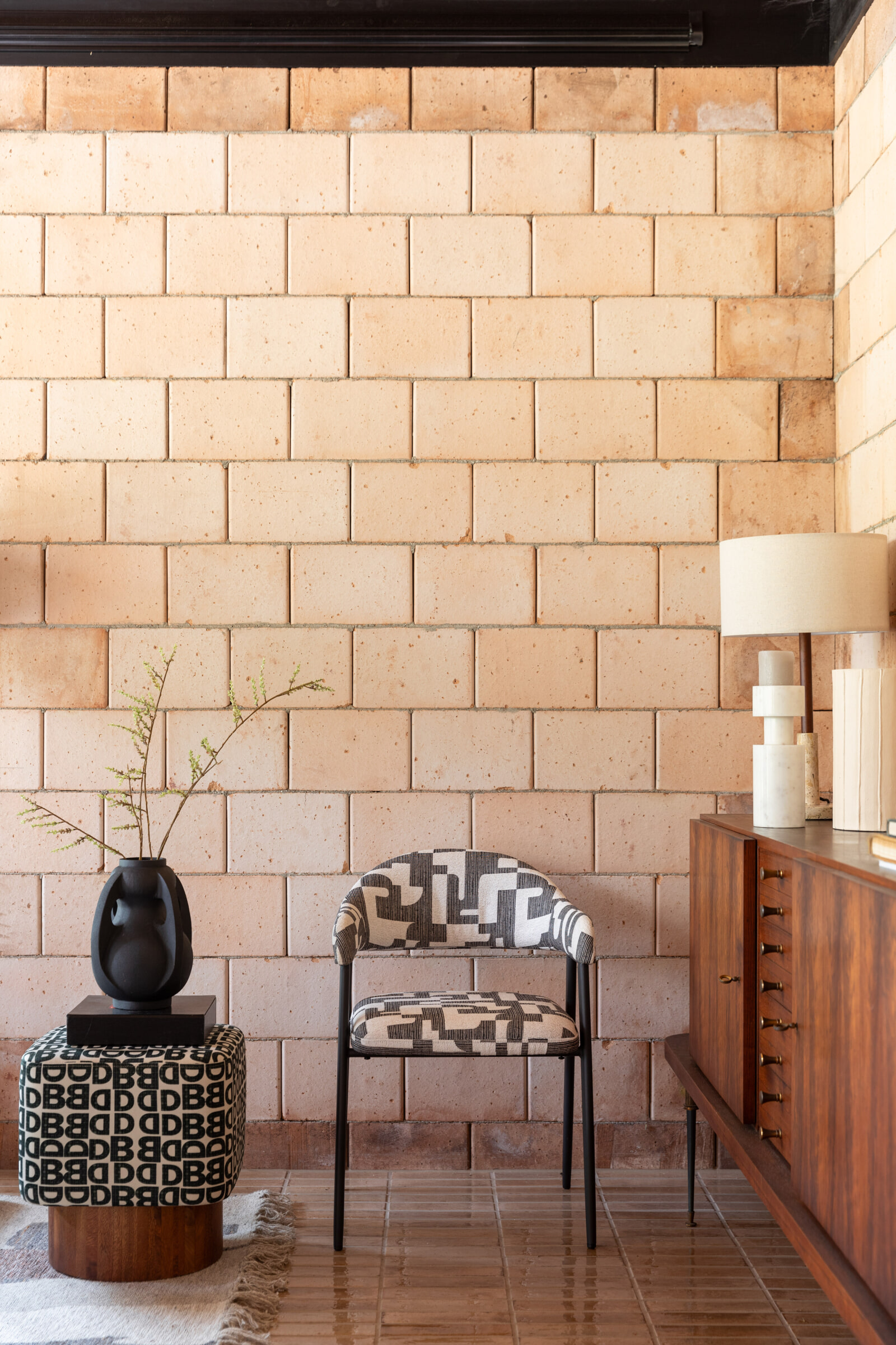 Dutchbone Kruk 'Monogram' Mangohout en stof