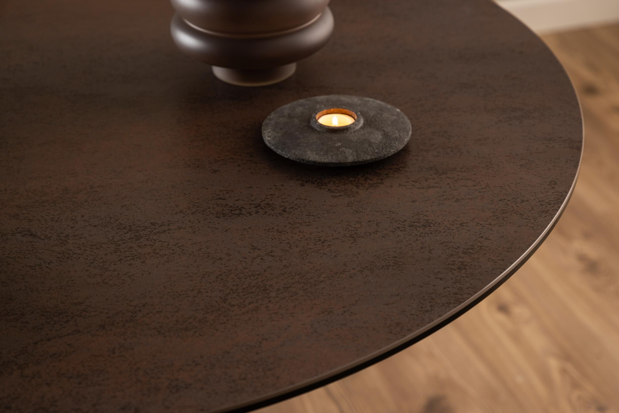 Bendt Ronde Eettafel 'Line' Keramiek, 119cm, kleur Bruin