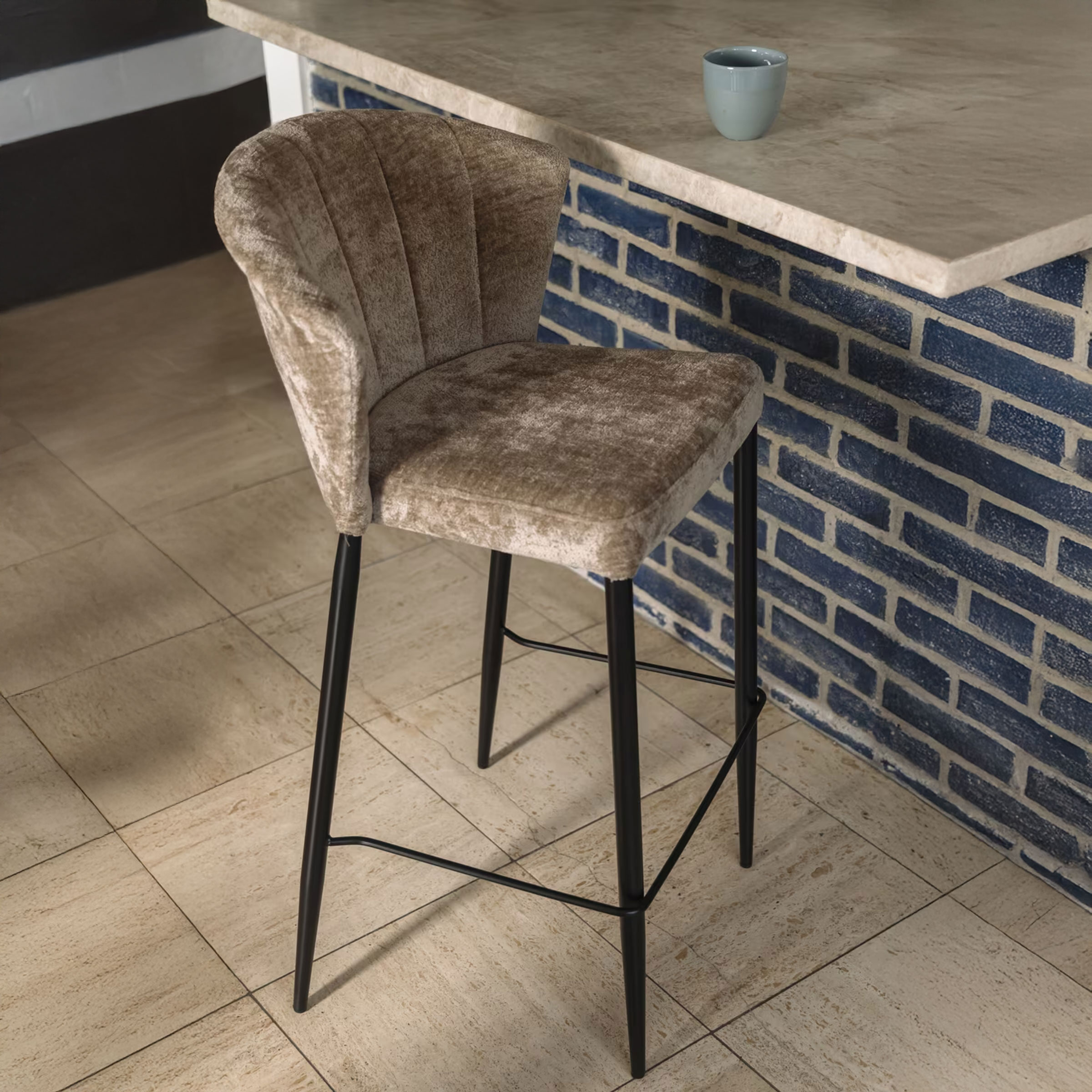Dutchbone Barstoel 'Georgia' Chenille, kleur Beige (zithoogte 75cm)