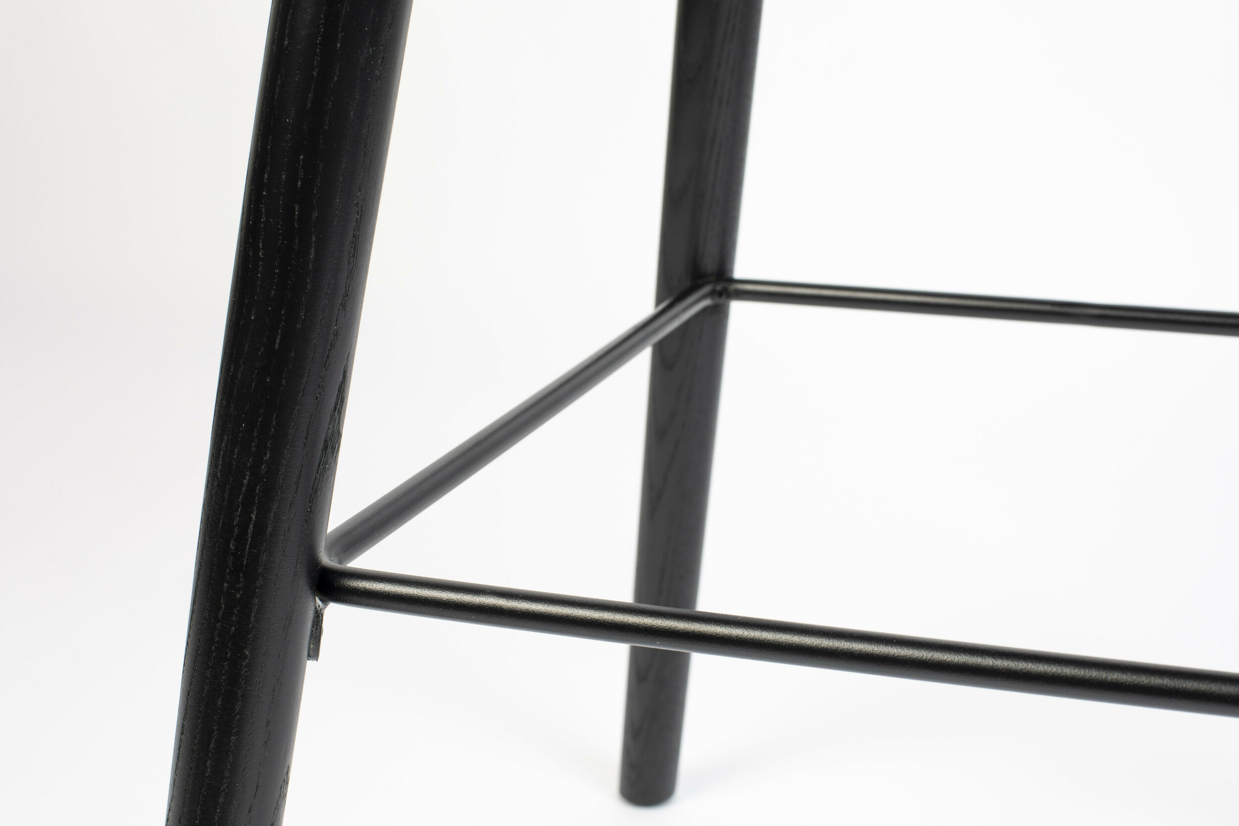 Zuiver Barstoel 'Albert Kuip' PP, kleur Zwart (zithoogte 65cm)