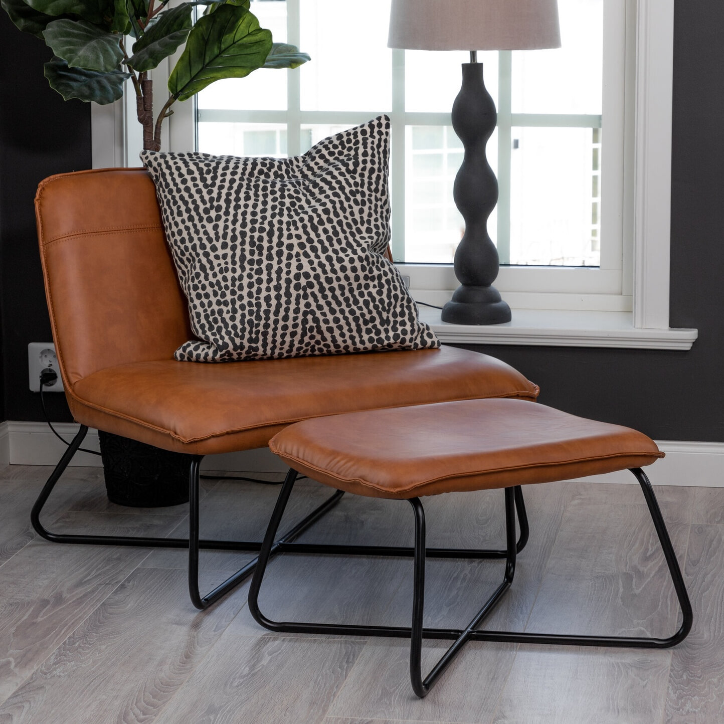 Nohr Fauteuil 'Bryony' Met voetenbank, Lederlook, kleur Cognac