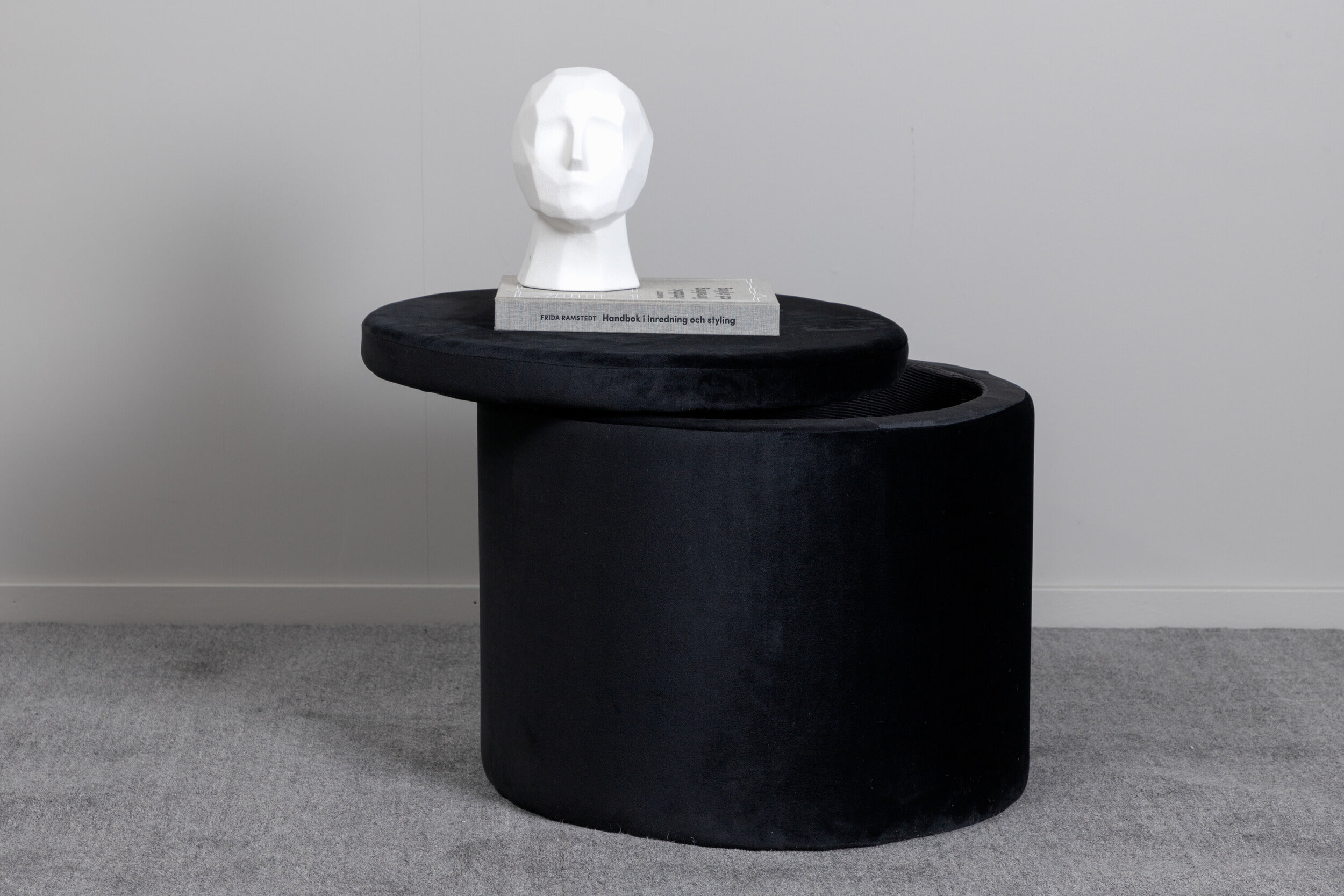 Nohr Poef 'Geralyn' Velvet, kleur Zwart