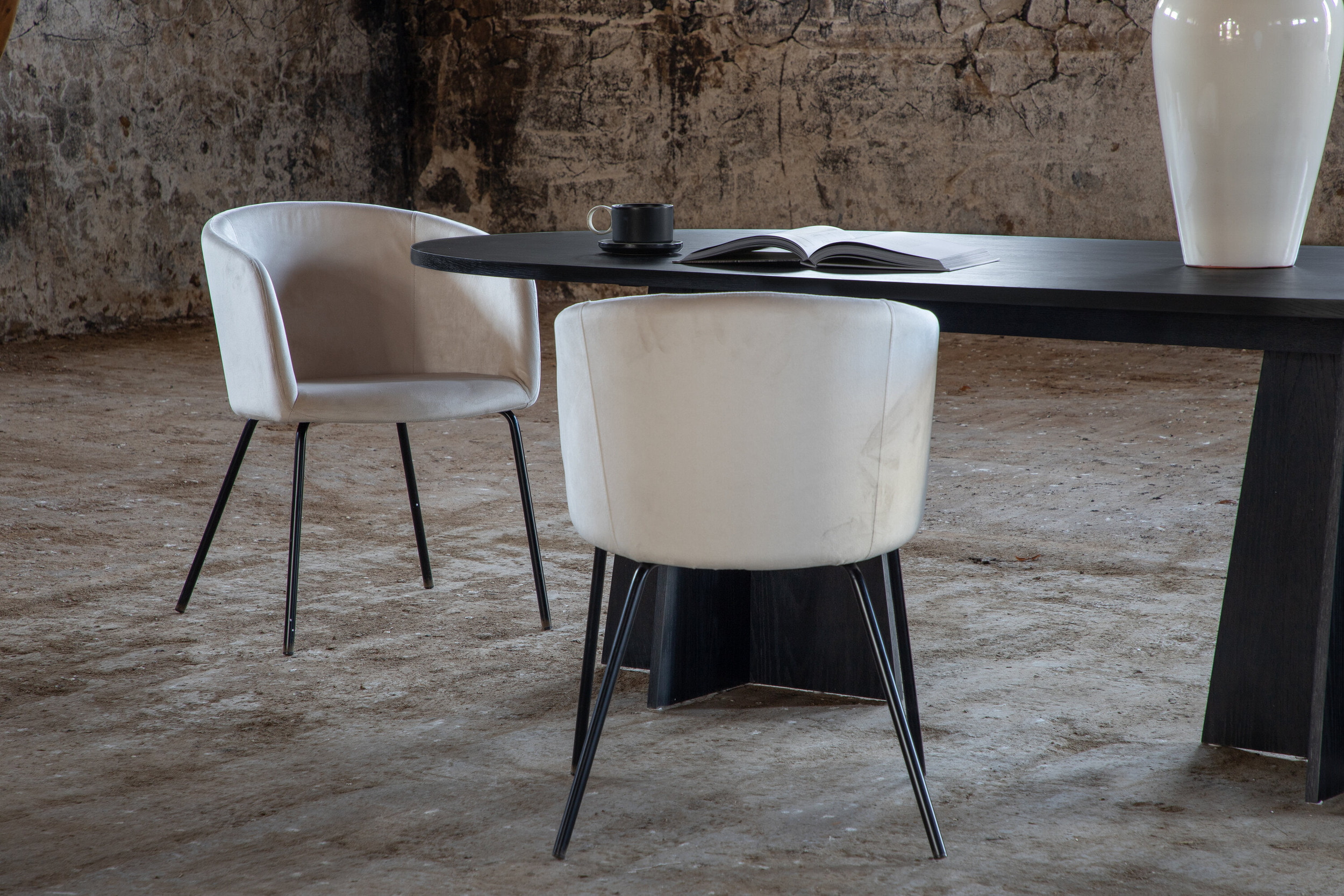 Nohr Ovale Eettafel 'Cynthiaann' 230 x 115cm, kleur Zwart