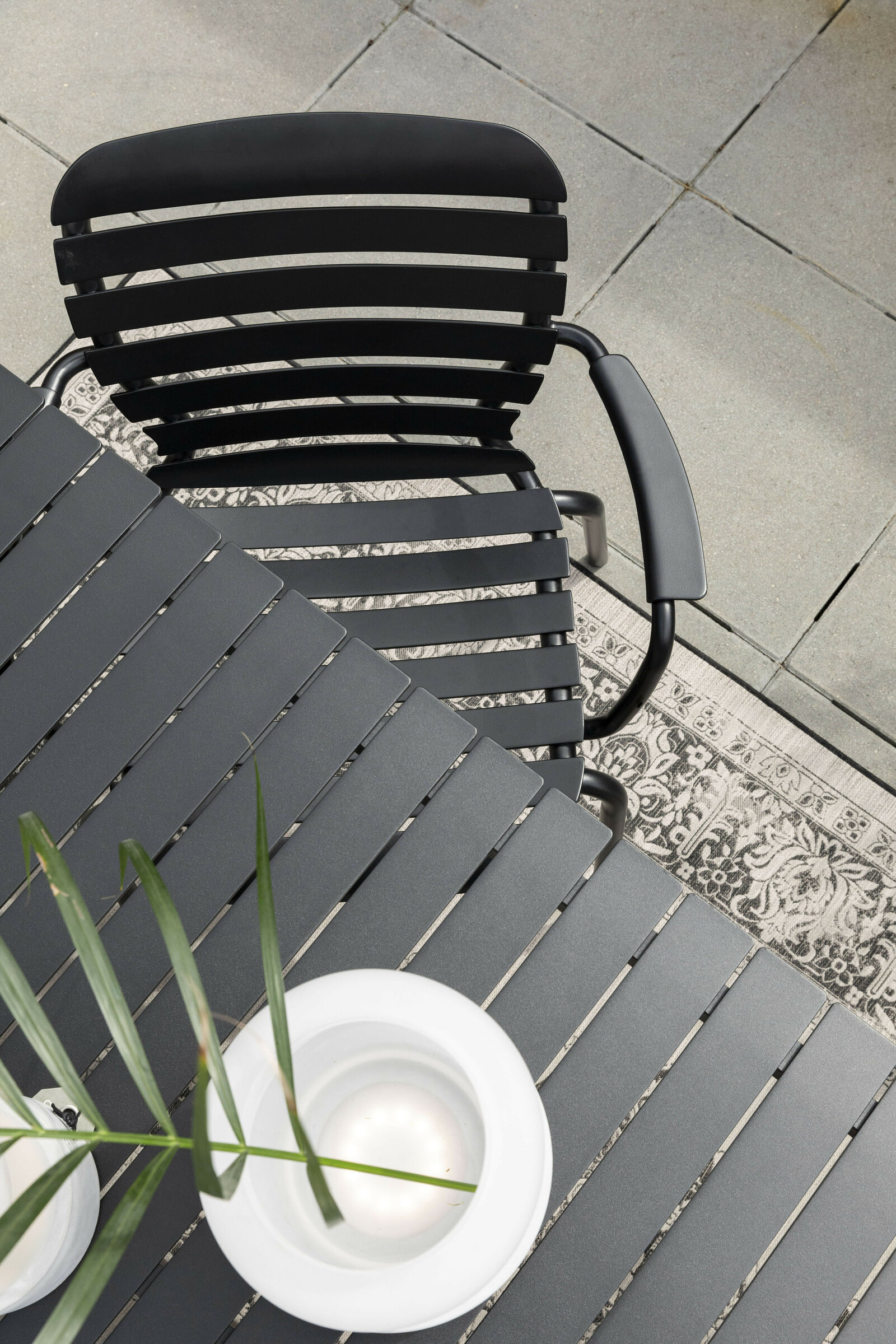 Zuiver Tuinstoel 'Vondel' Met armleuning, Aluminium, kleur Zwart
