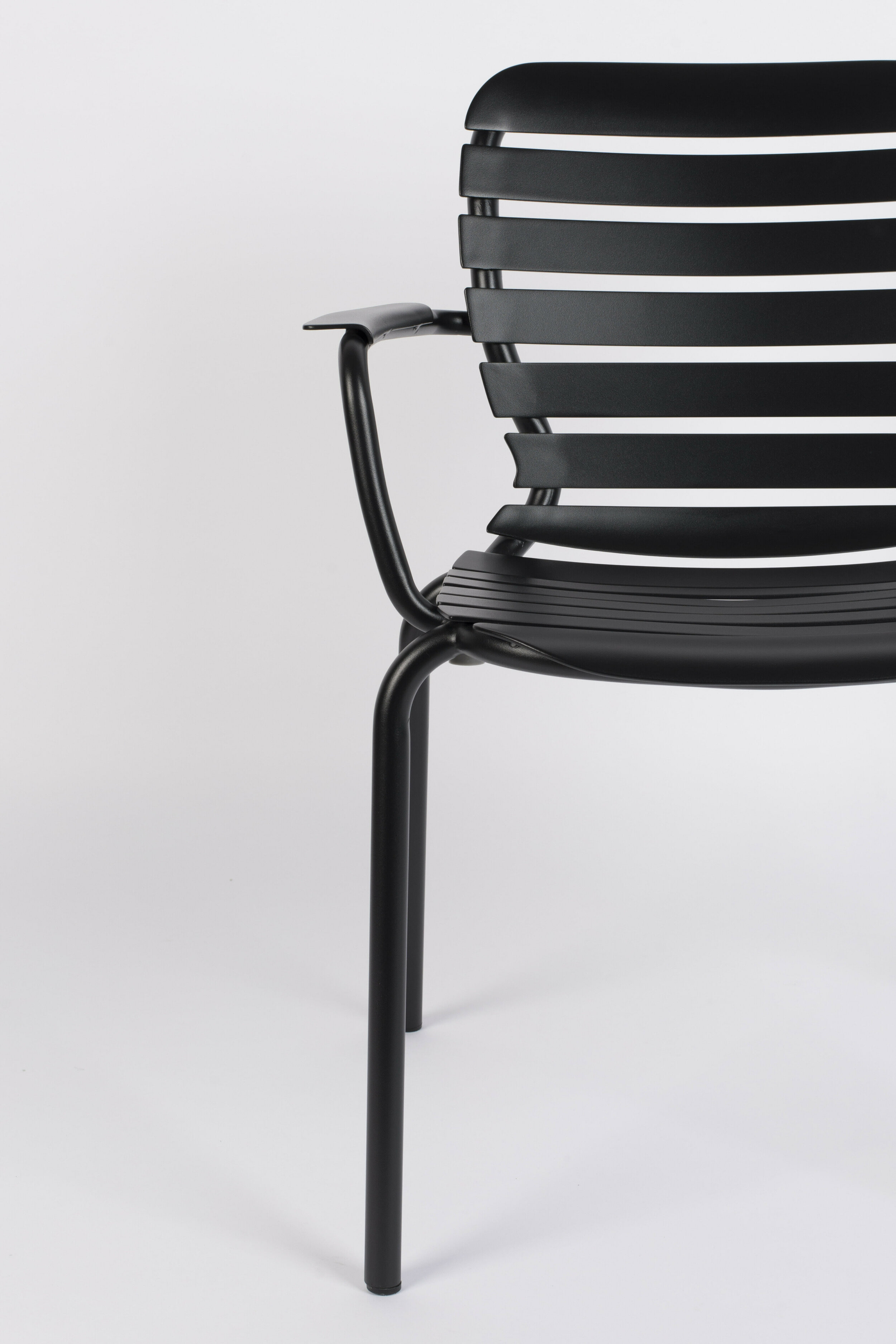 Zuiver Tuinstoel 'Vondel' Met armleuning, Aluminium, kleur Zwart